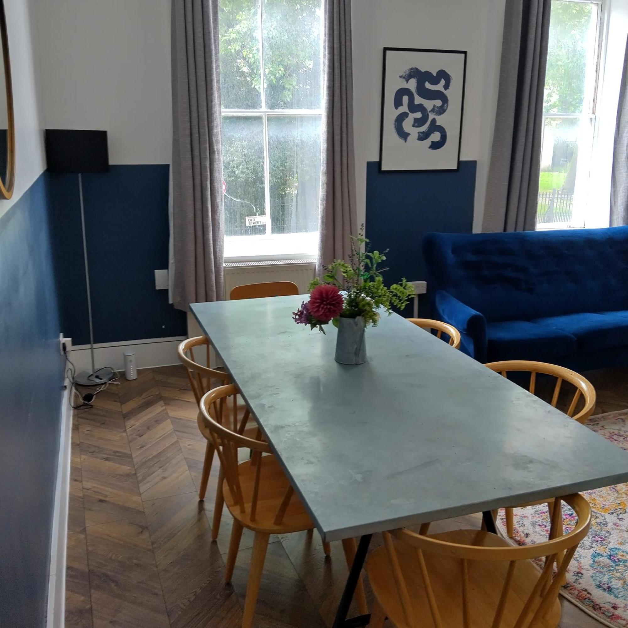 Spacious 5-bedroom, 4-bathroom In Central Zone 1