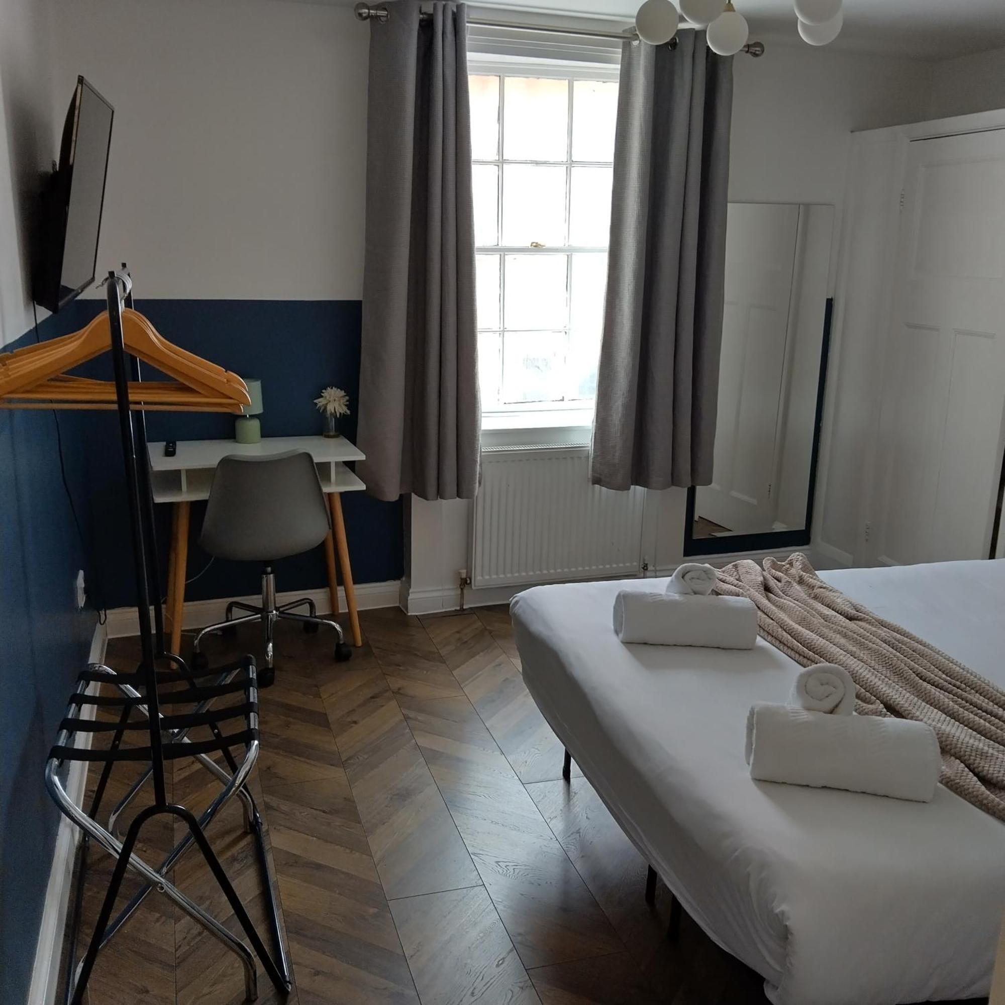 Spacious 5-bedroom, 4-bathroom In Central Zone 1 * London