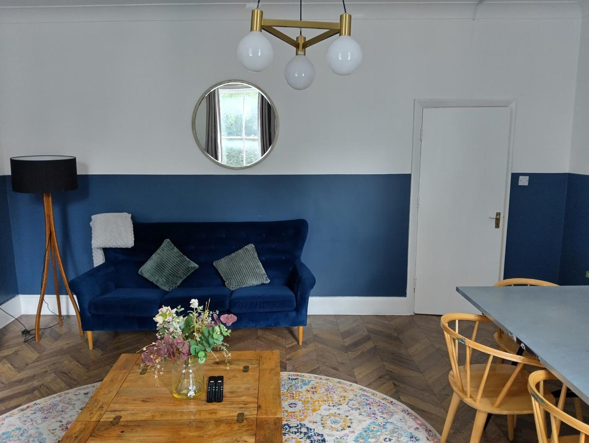 Spacious 5-bedroom, 4-bathroom In Central Zone 1