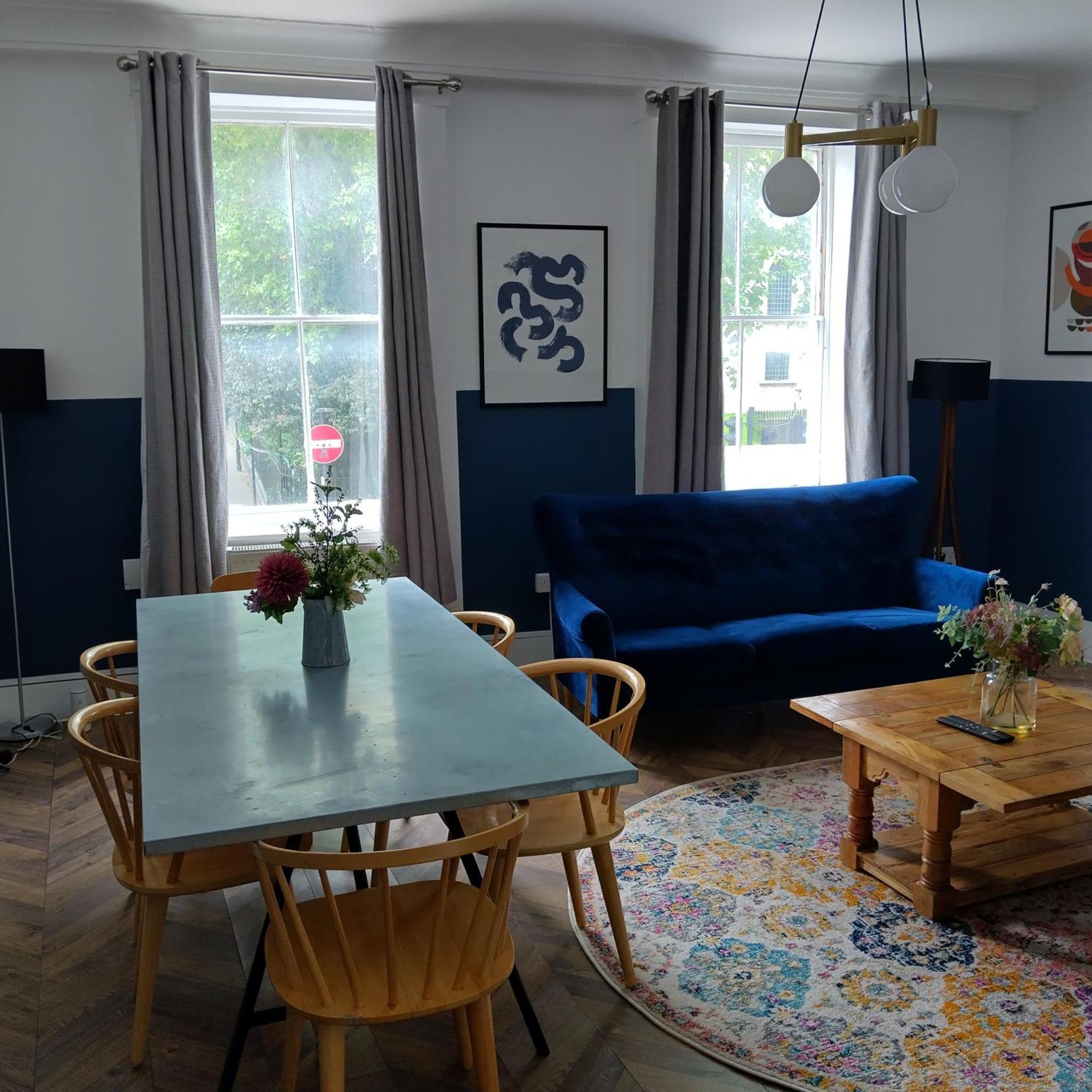 Spacious 5-bedroom, 4-bathroom In Central Zone 1 Leilighet