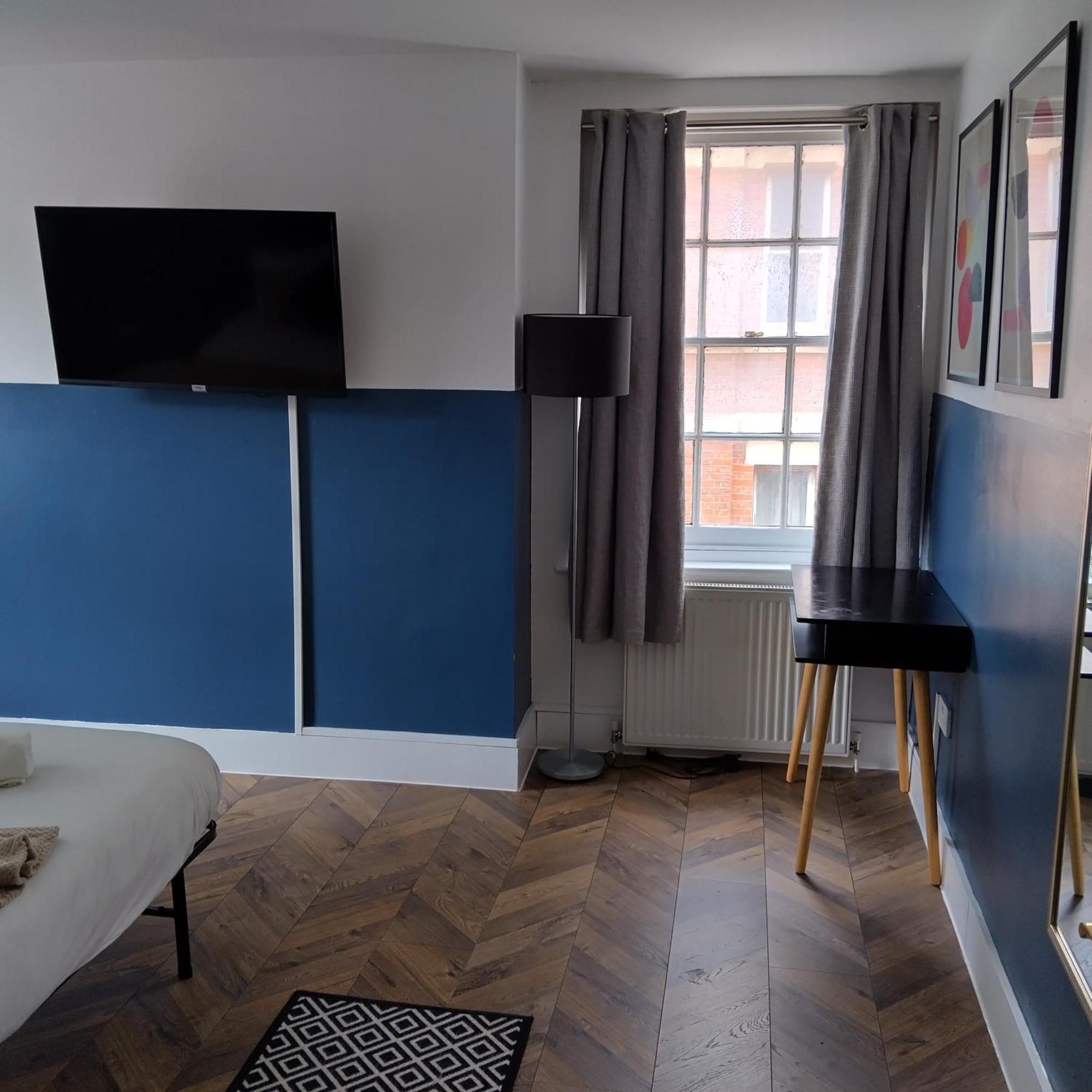 Spacious 5-bedroom, 4-bathroom In Central Zone 1