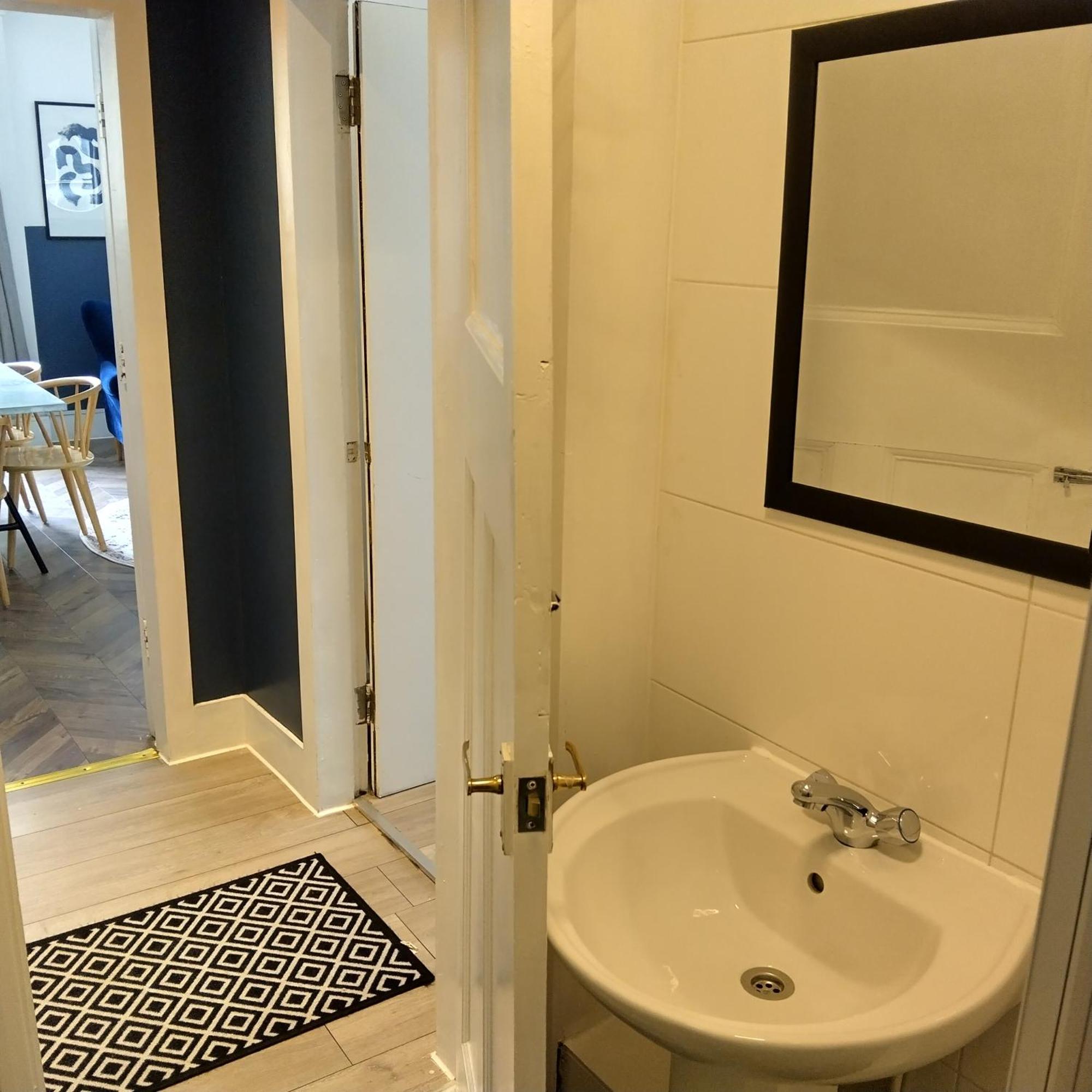 Spacious 5-bedroom, 4-bathroom In Central Zone 1 London