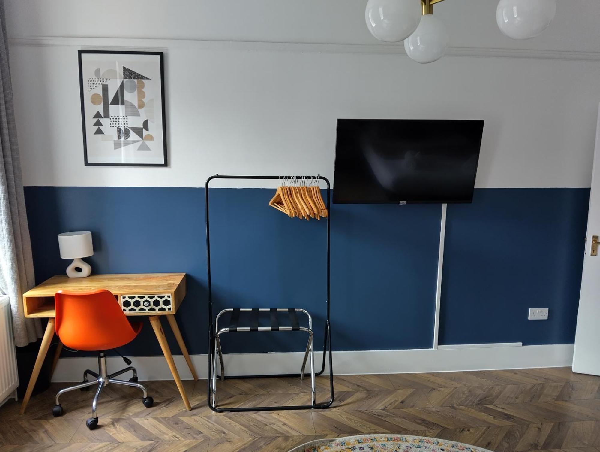 Spacious 5-bedroom, 4-bathroom In Central Zone 1 Leilighet *