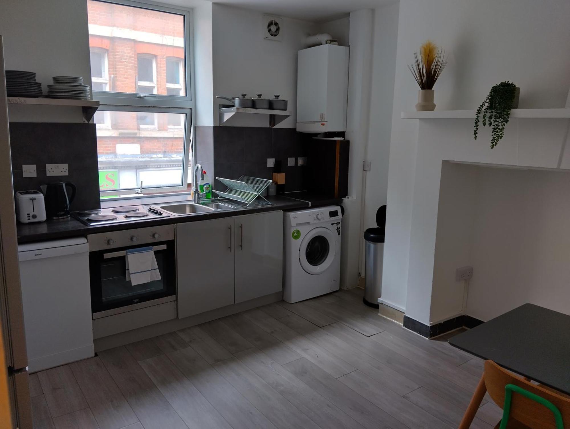 Spacious 5-bedroom, 4-bathroom In Central Zone 1 London