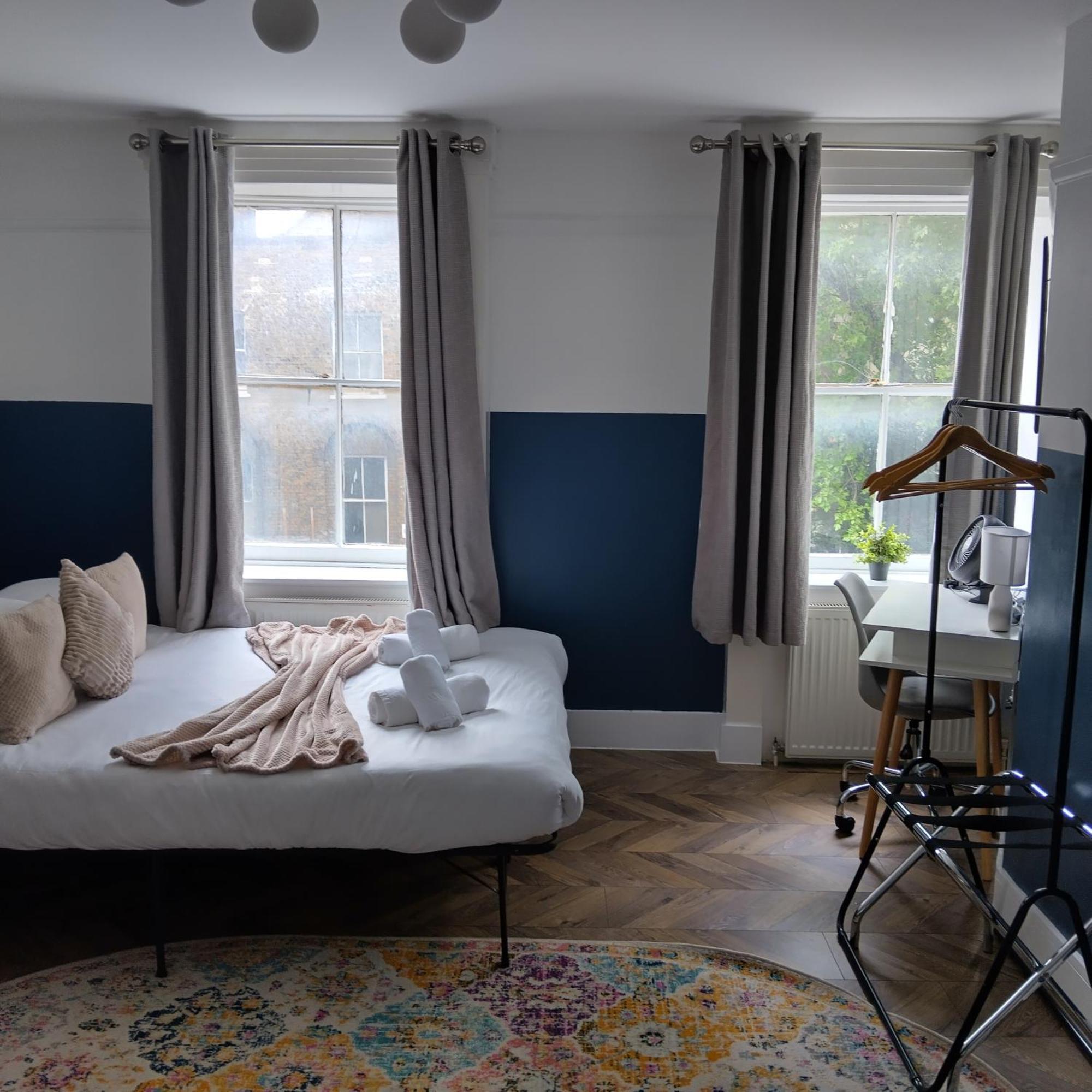 Spacious 5-bedroom, 4-bathroom In Central Zone 1 *