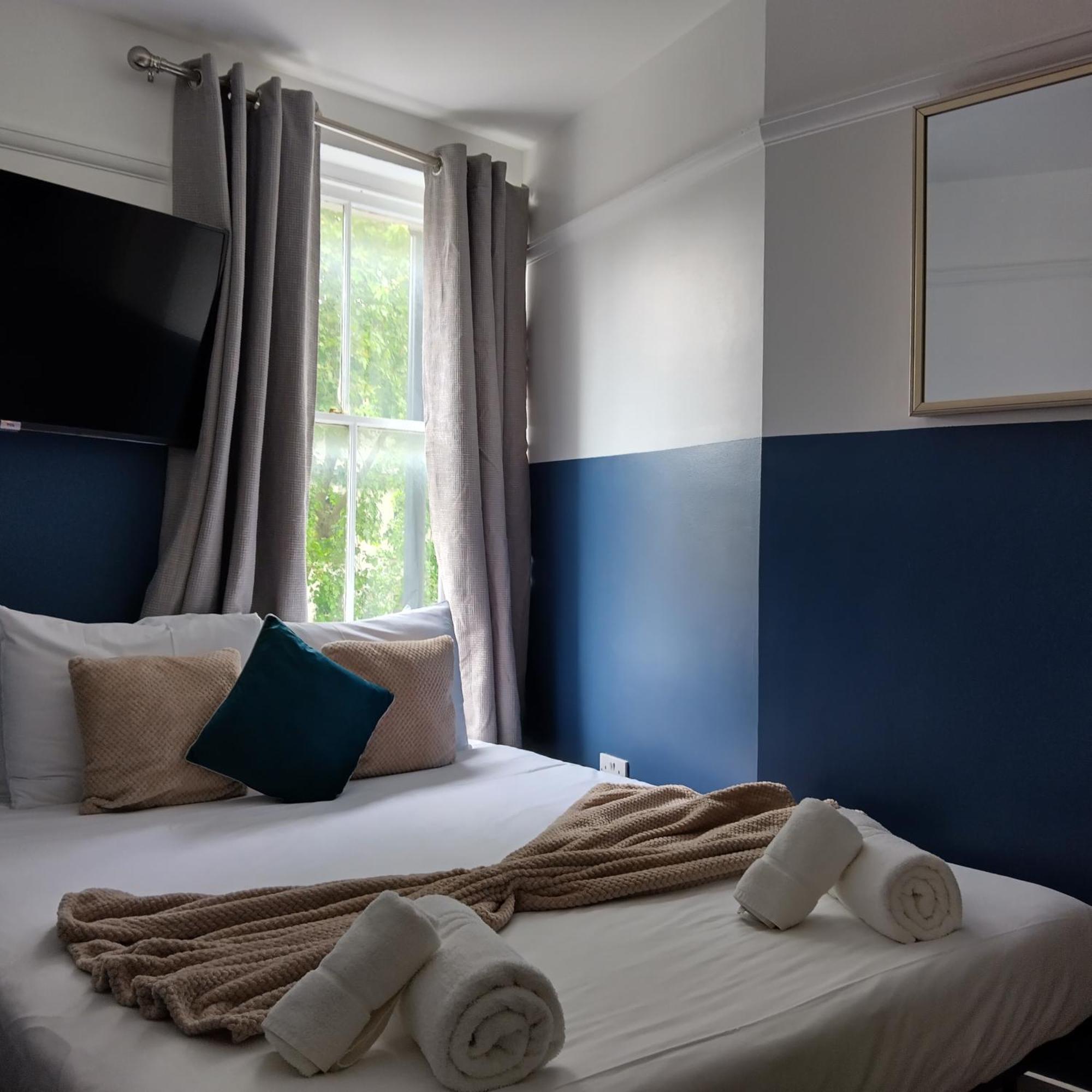 Spacious 5-bedroom, 4-bathroom In Central Zone 1 Leilighet