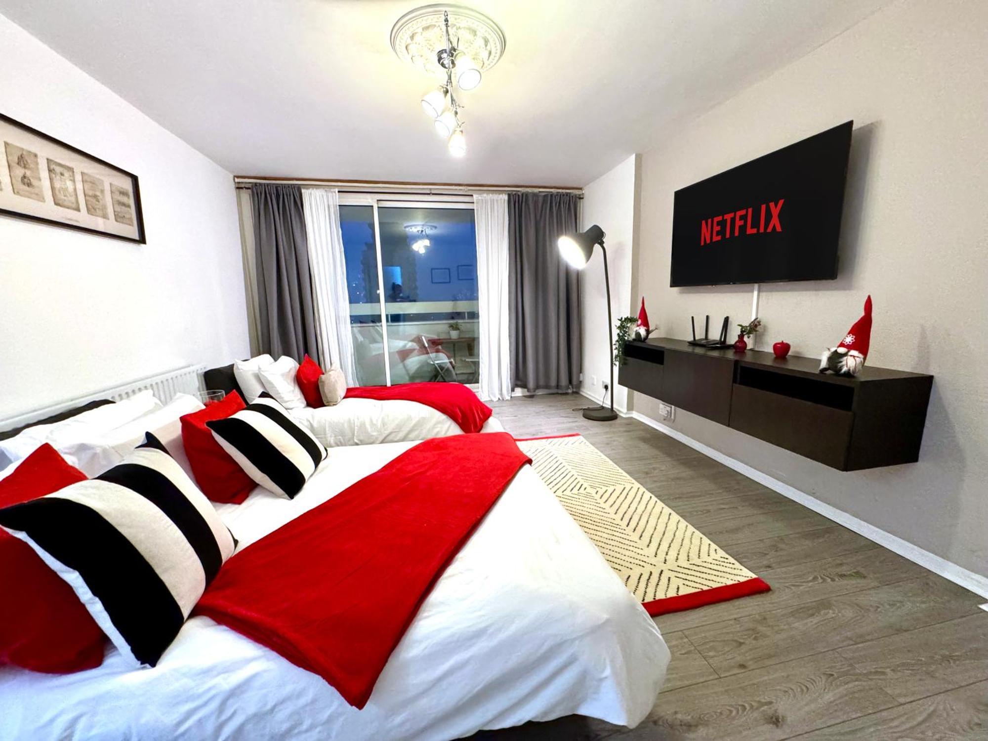 Appartement Skyline Apartment, London, Canary Wharf, River Side View And Street Parking Permit
