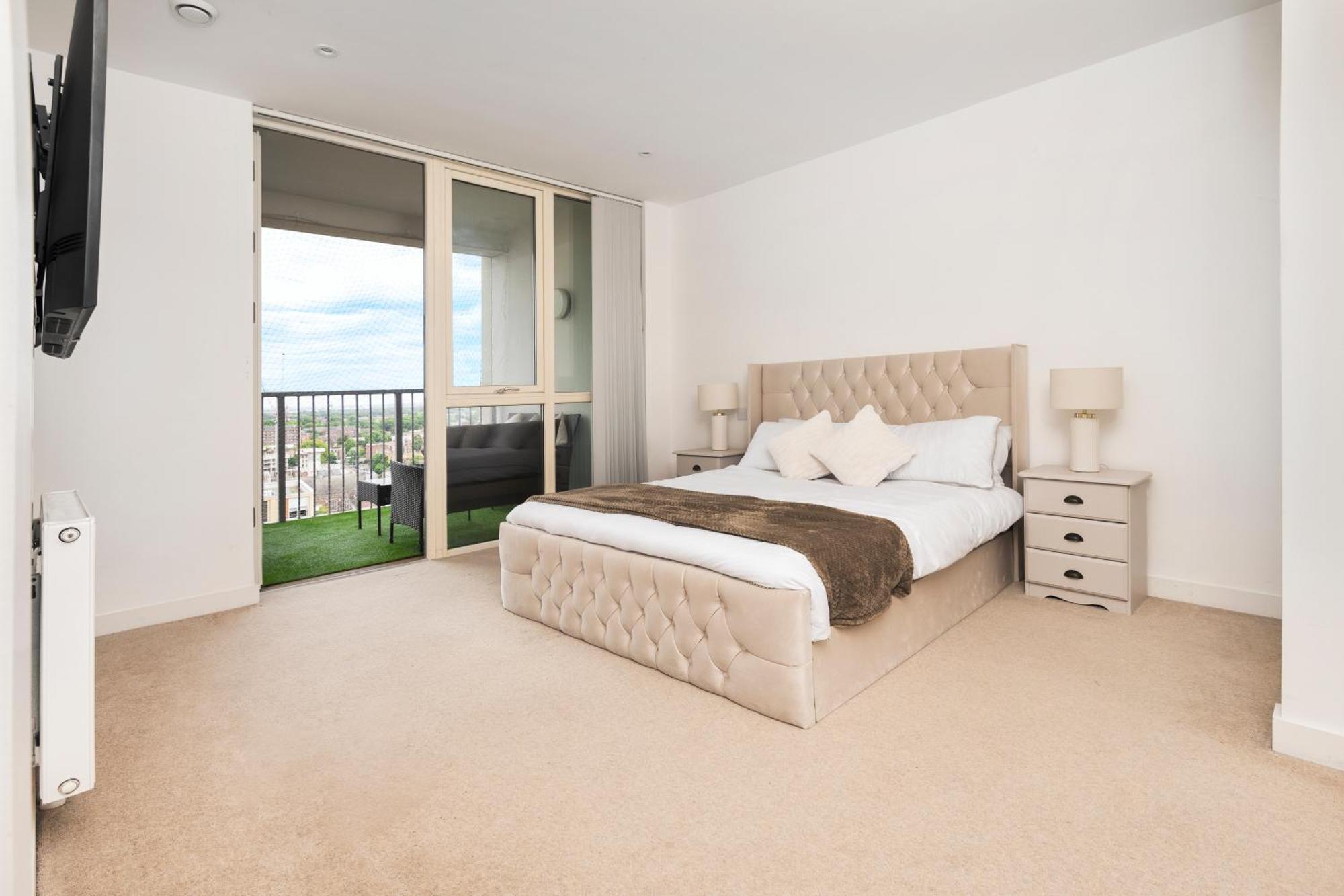 Cozy 1 Bedroom Close To Excel