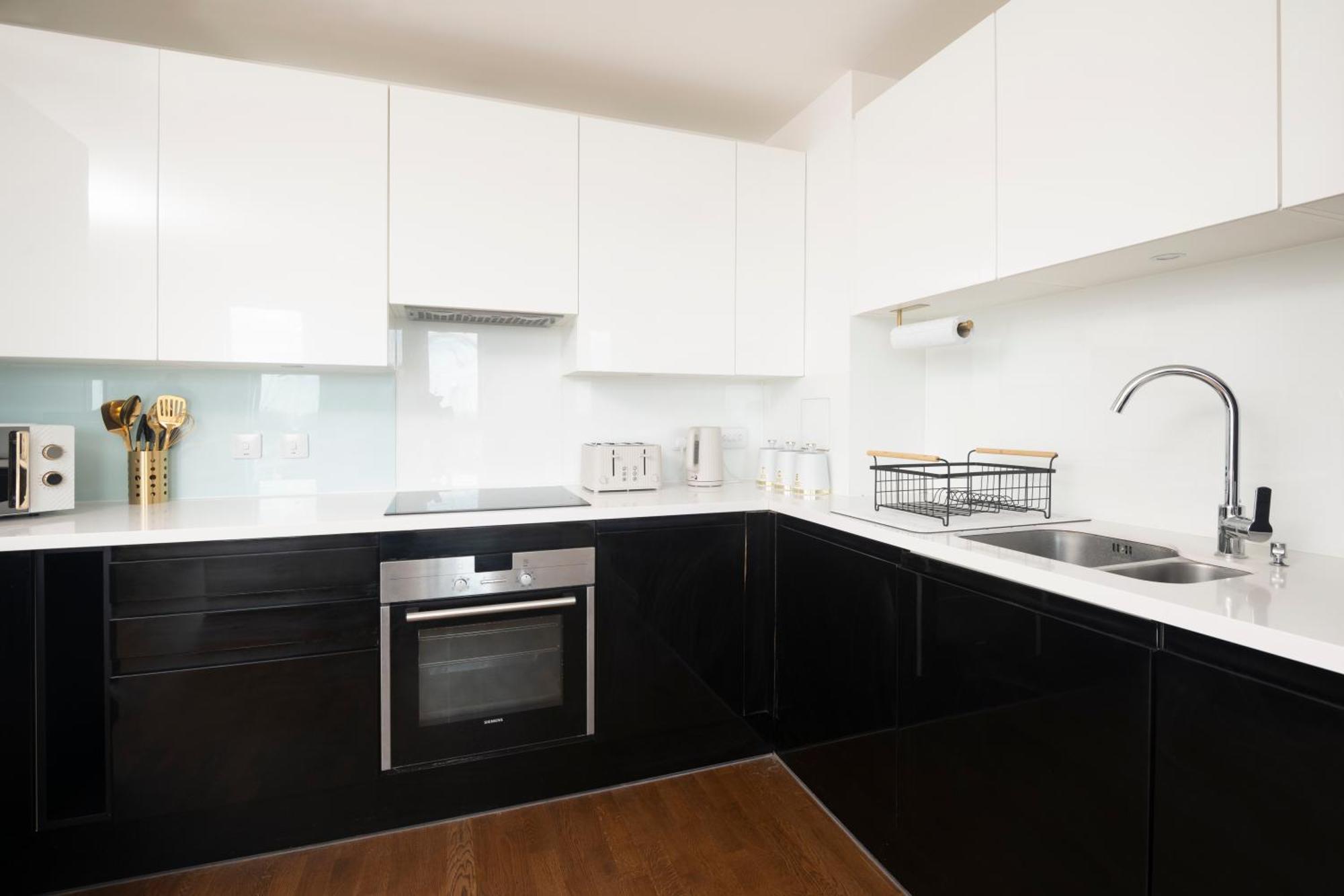 Cozy 1 Bedroom Close To Excel Apartment