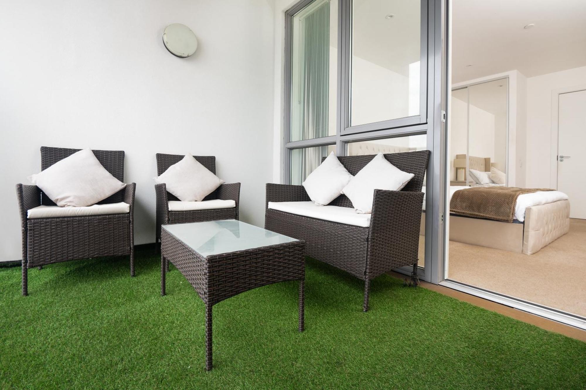 Cozy 1 Bedroom Close To Excel