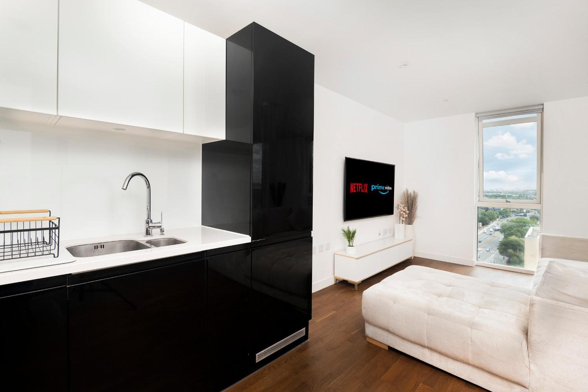 Cozy 1 Bedroom Close To Excel