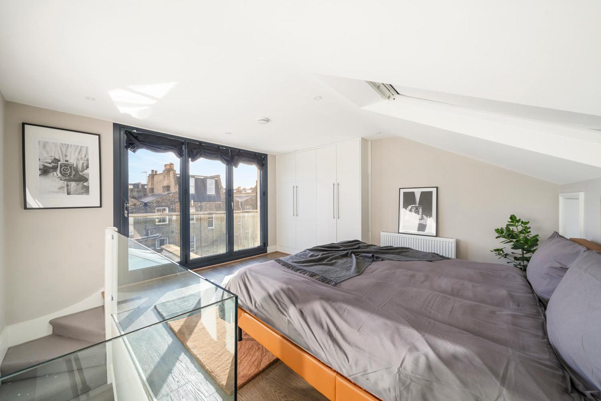 Central 4 Bedroom House With Garden In Battersea Close To Chelsea Feriehus London