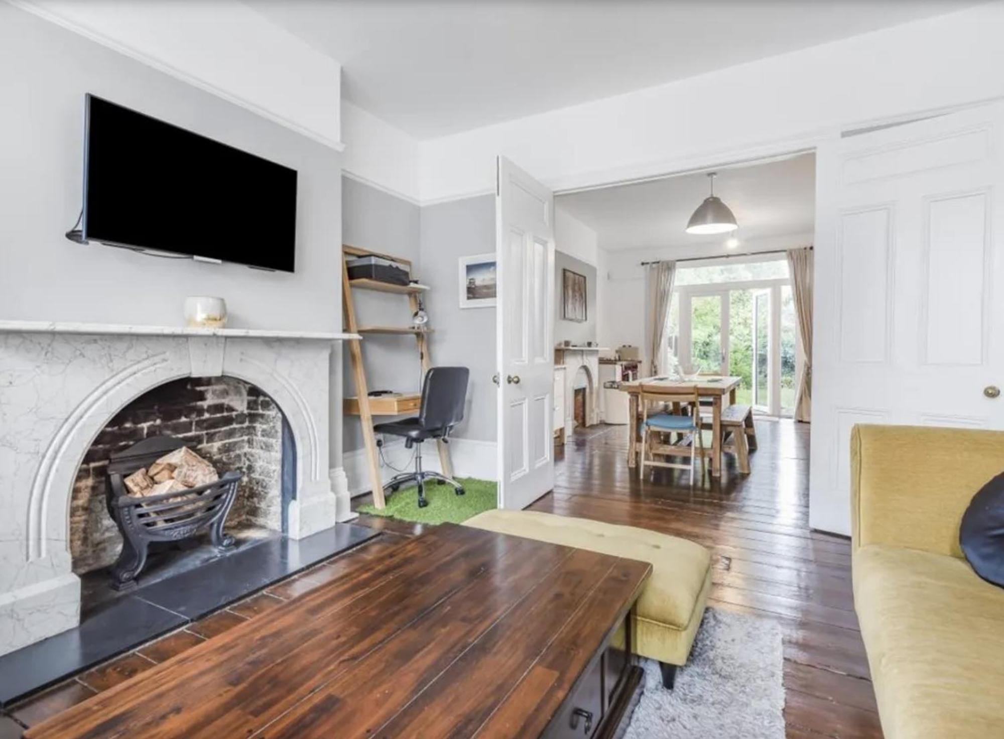 Long - Stylish And Cool Flat