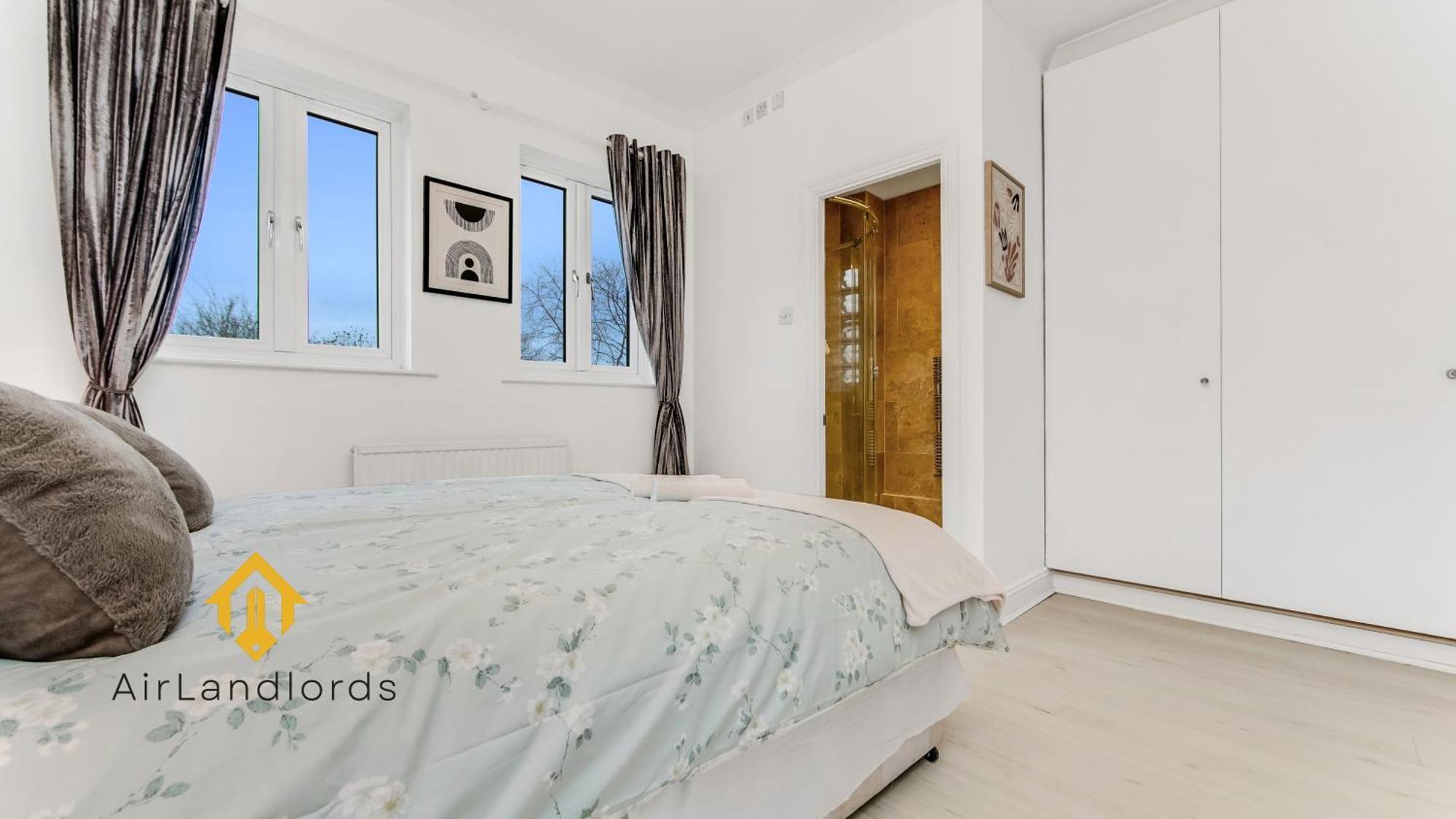 Exclusive 4 Bedroom House In The Heart Of Hackney! London
