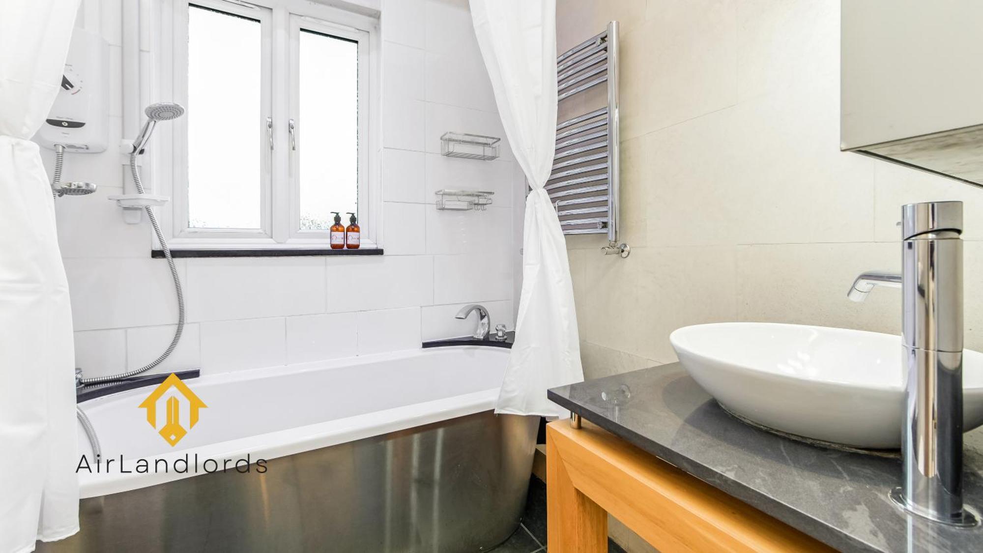 Exclusive 4 Bedroom House In The Heart Of Hackney! Holiday home *