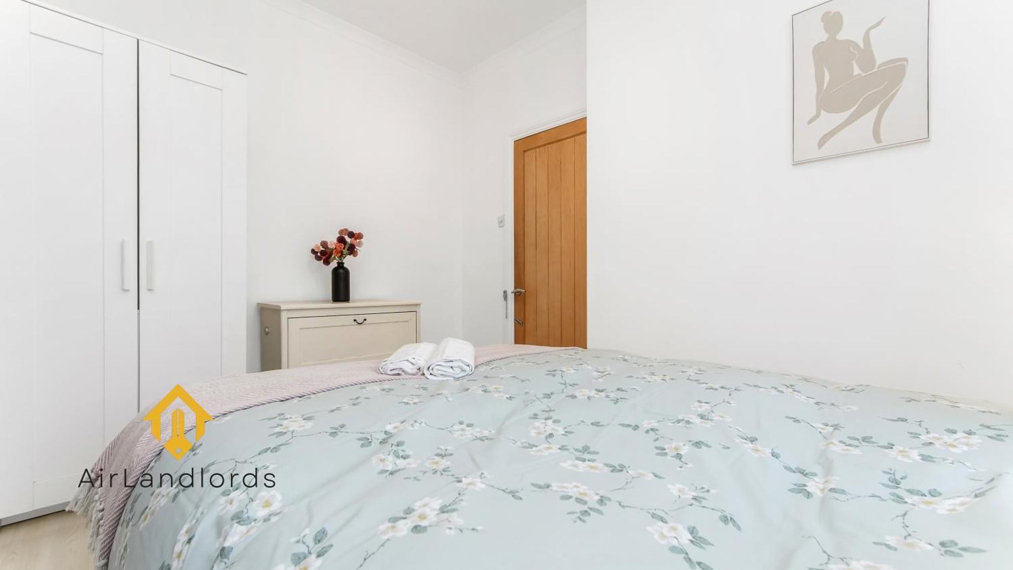Exclusive 4 Bedroom House In The Heart Of Hackney! London