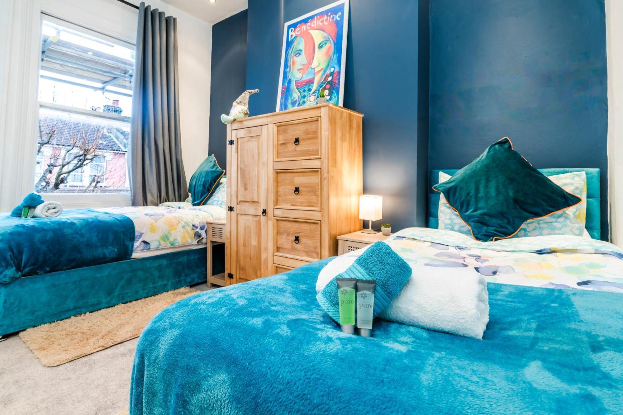 Charming Tooting Hideaway Garden, Resident Parking, Near Tooting Hospital Apartment *