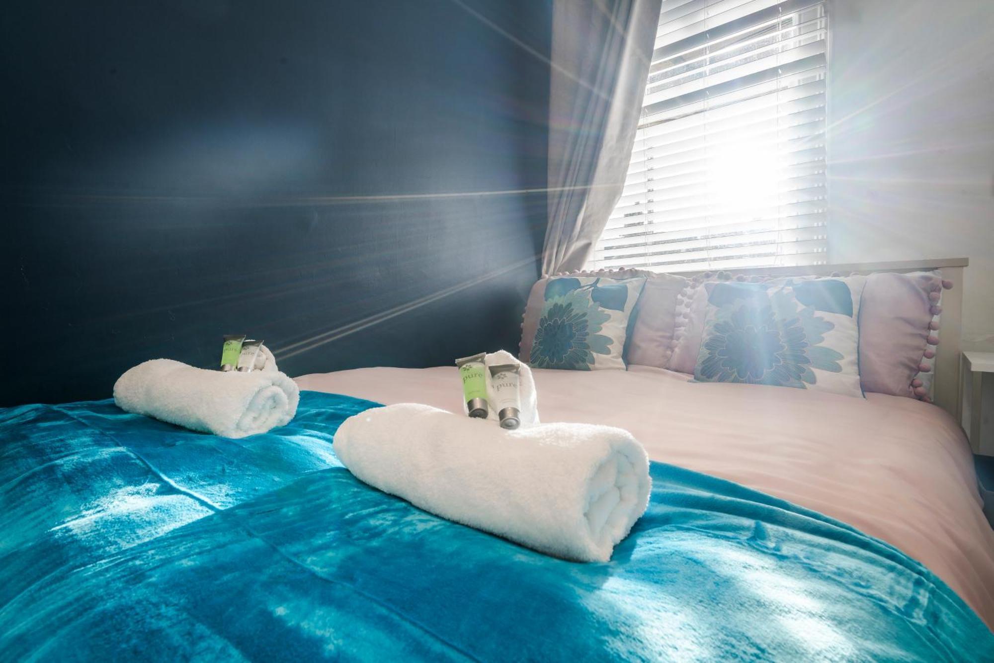 Apartment Charming Tooting Hideaway Garden, Resident Parking, Near Tooting Hospital *