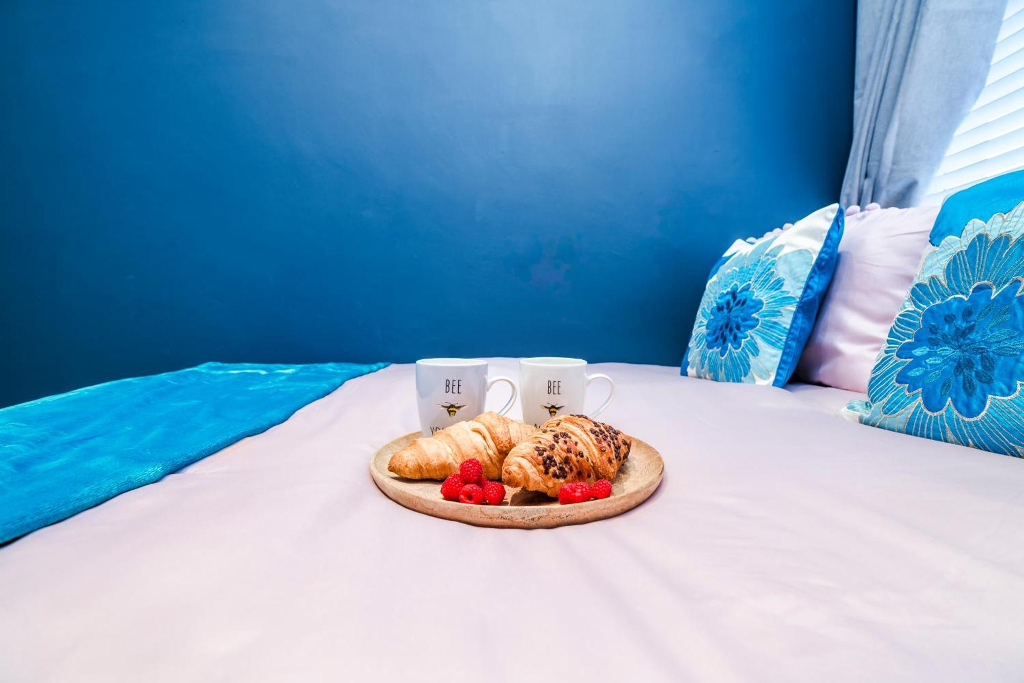 Charming Tooting Hideaway Garden, Resident Parking, Near Tooting Hospital London