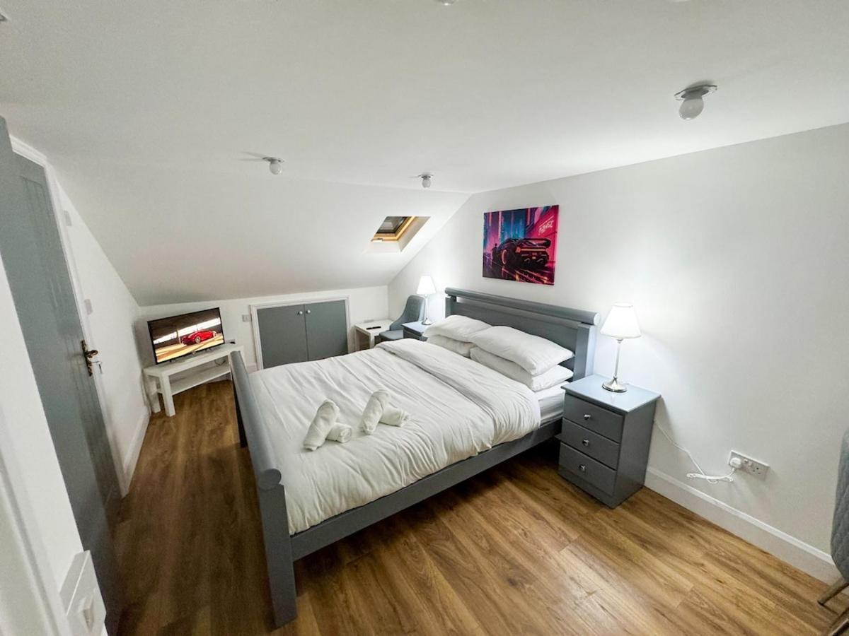 North Spacious 7- Bedroom House Apartamento