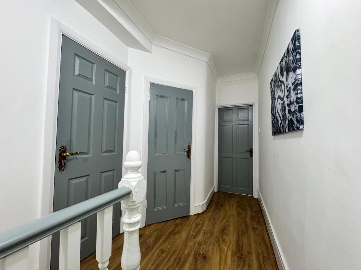 North Spacious 7- Bedroom House Apartamento