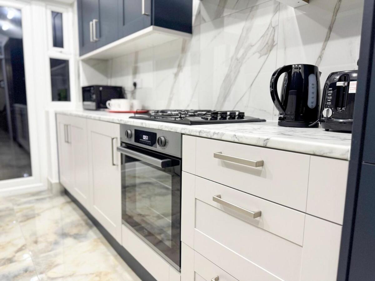 Apartamento North Spacious 7- Bedroom House *