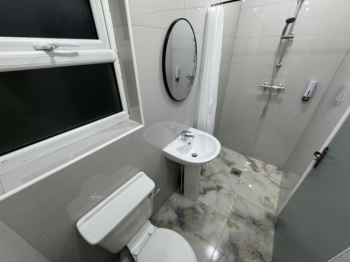 Apartamento North Spacious 7- Bedroom House