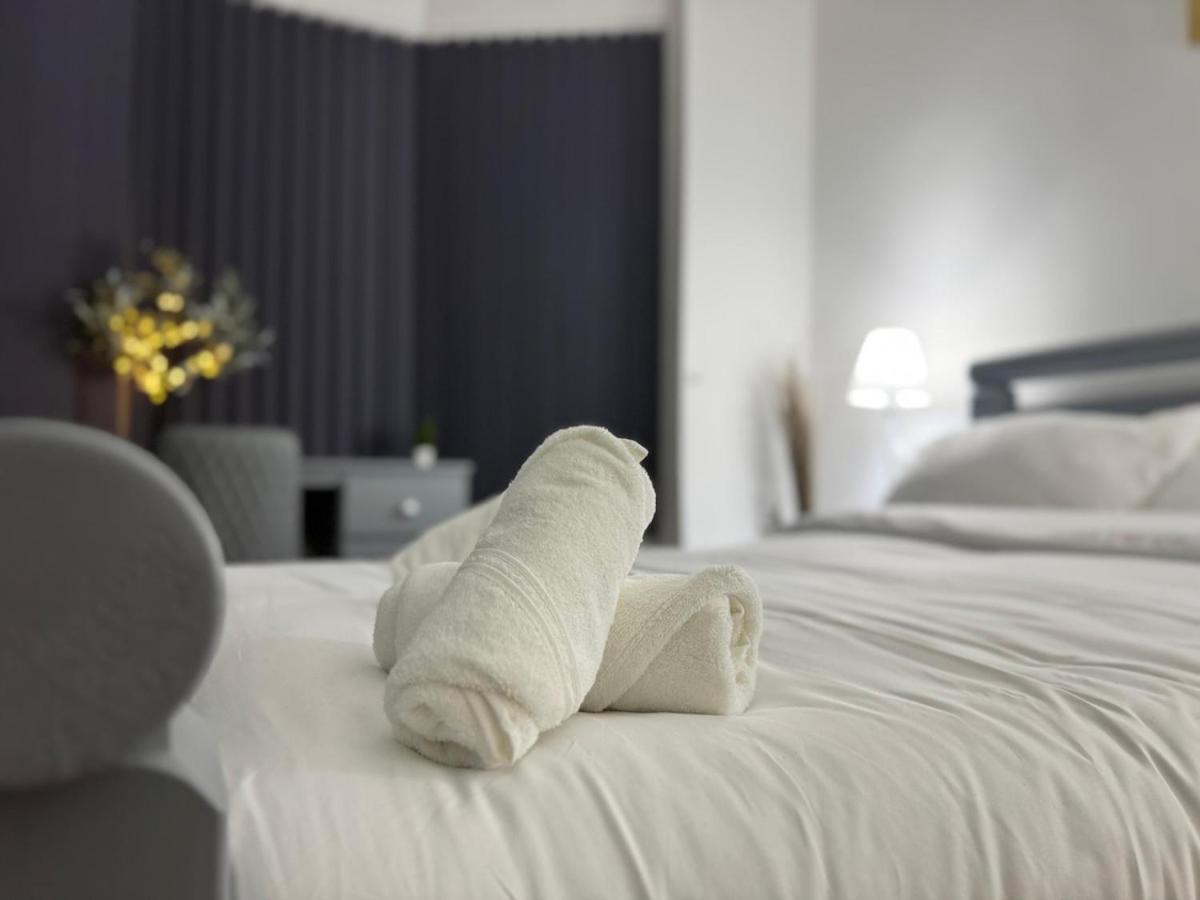 North Spacious 7- Bedroom House Apartamento *