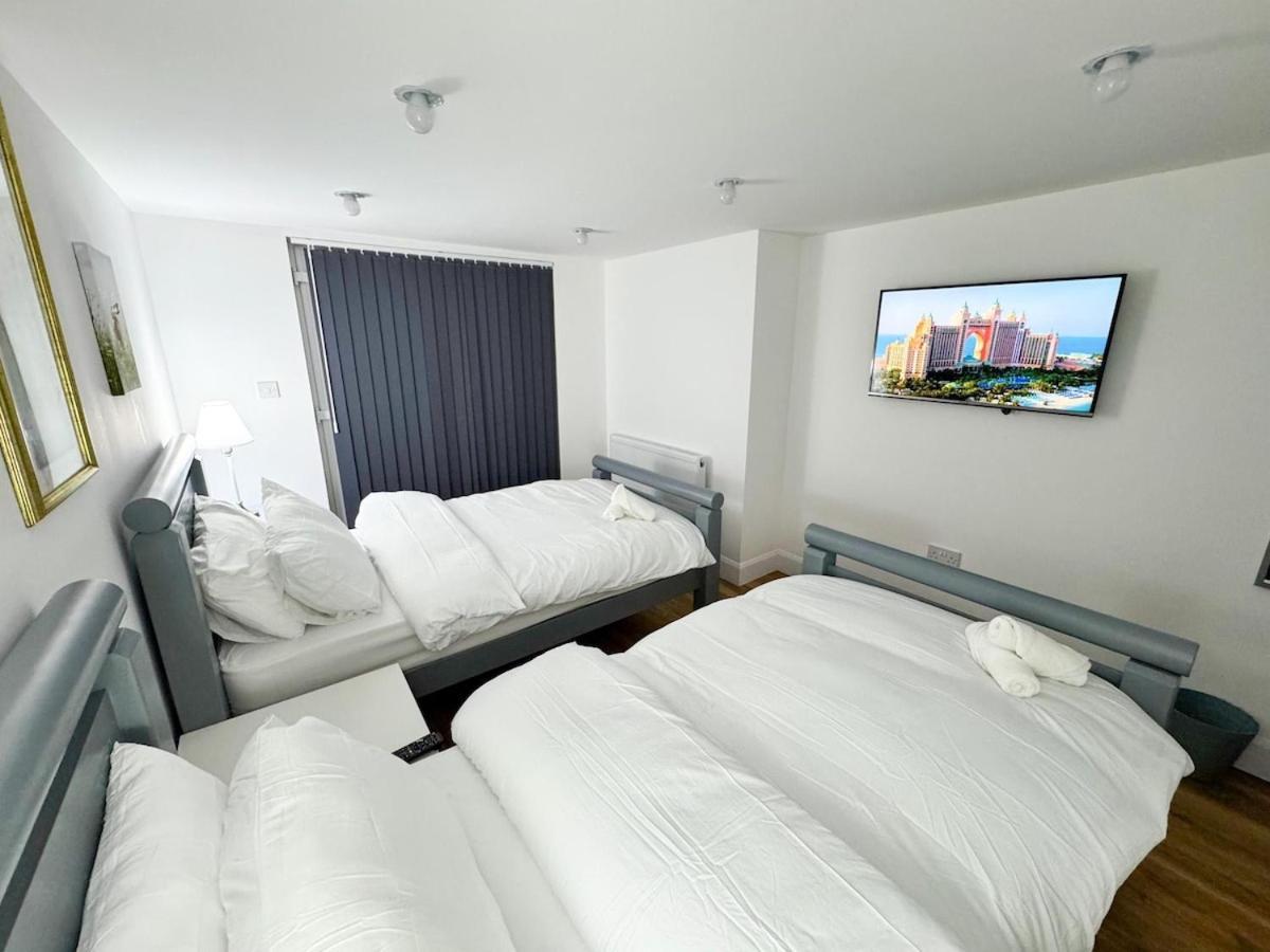 North Spacious 7- Bedroom House Apartamento