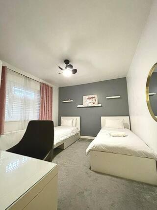 Gasthof Spacious Twin In Cozy *