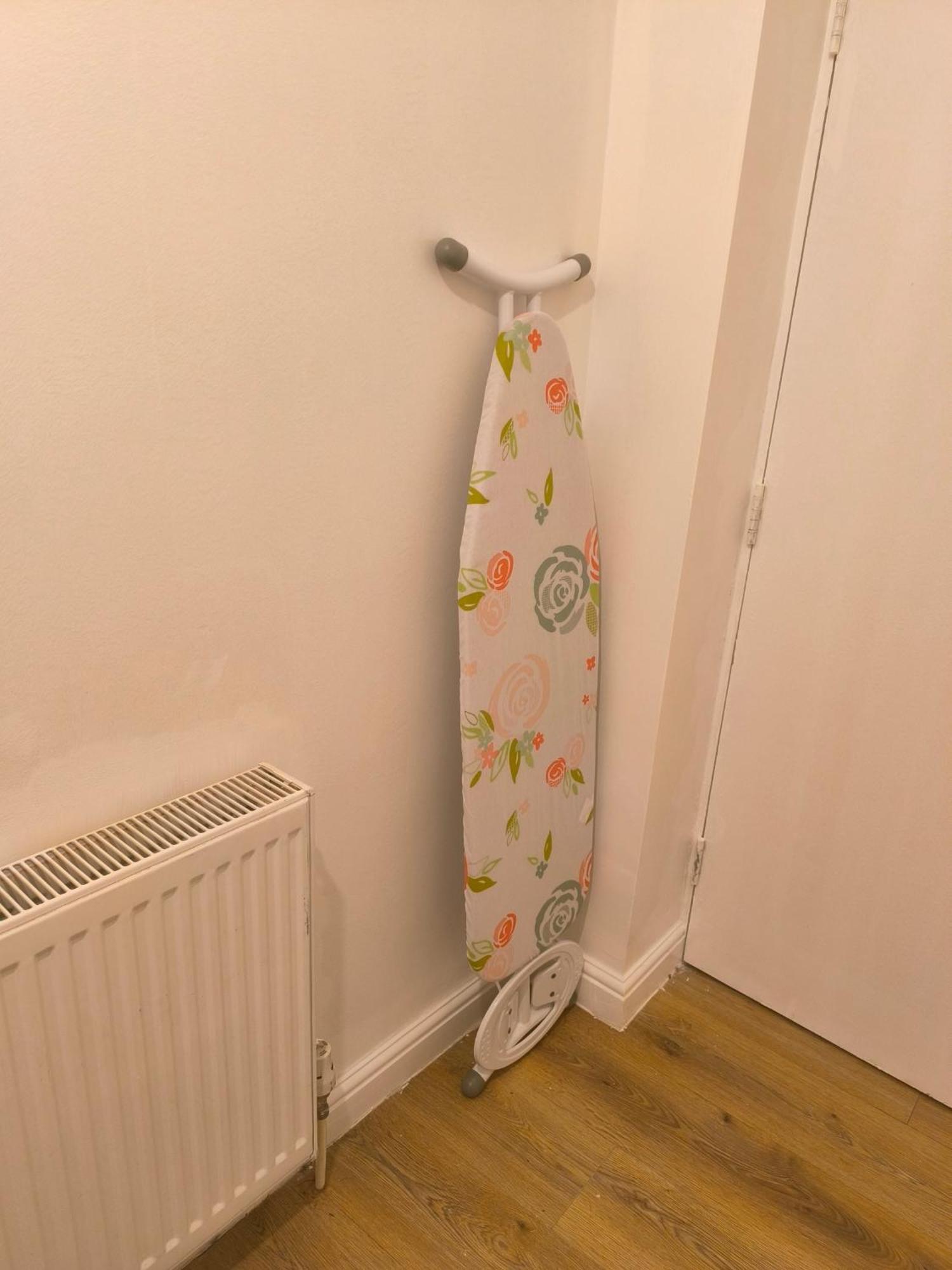 Guest house 4 Pers Studio Style Room Near South Wimledon Station R3 *