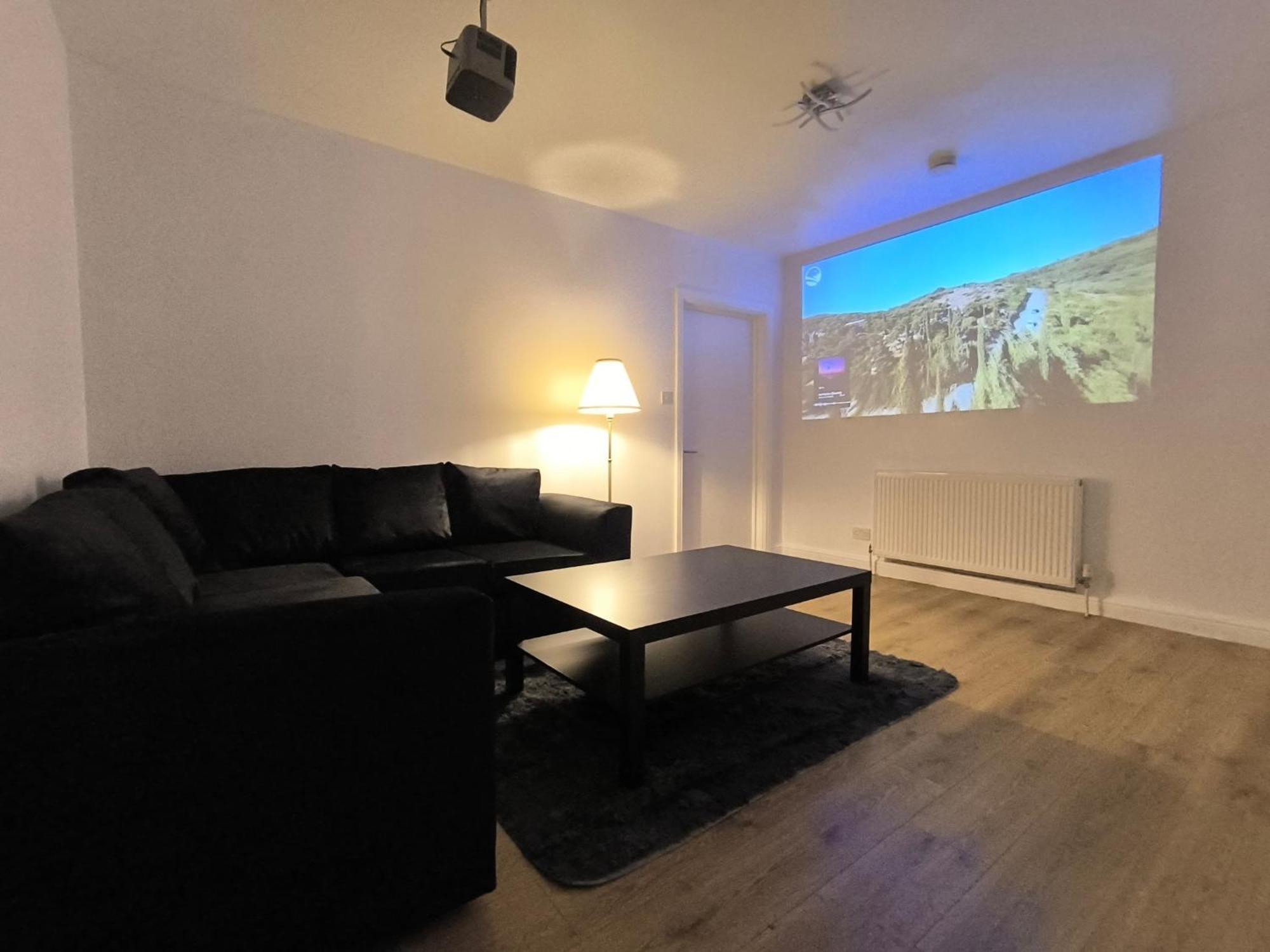 4 Pers Studio Style Room Near South Wimledon Station R3 Guest house