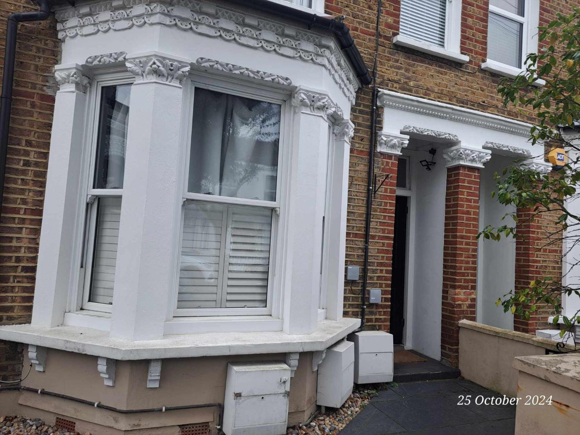 Charming Tooting Hideaway Garden, Resident Parking, Near Tooting Hospital Apartment London