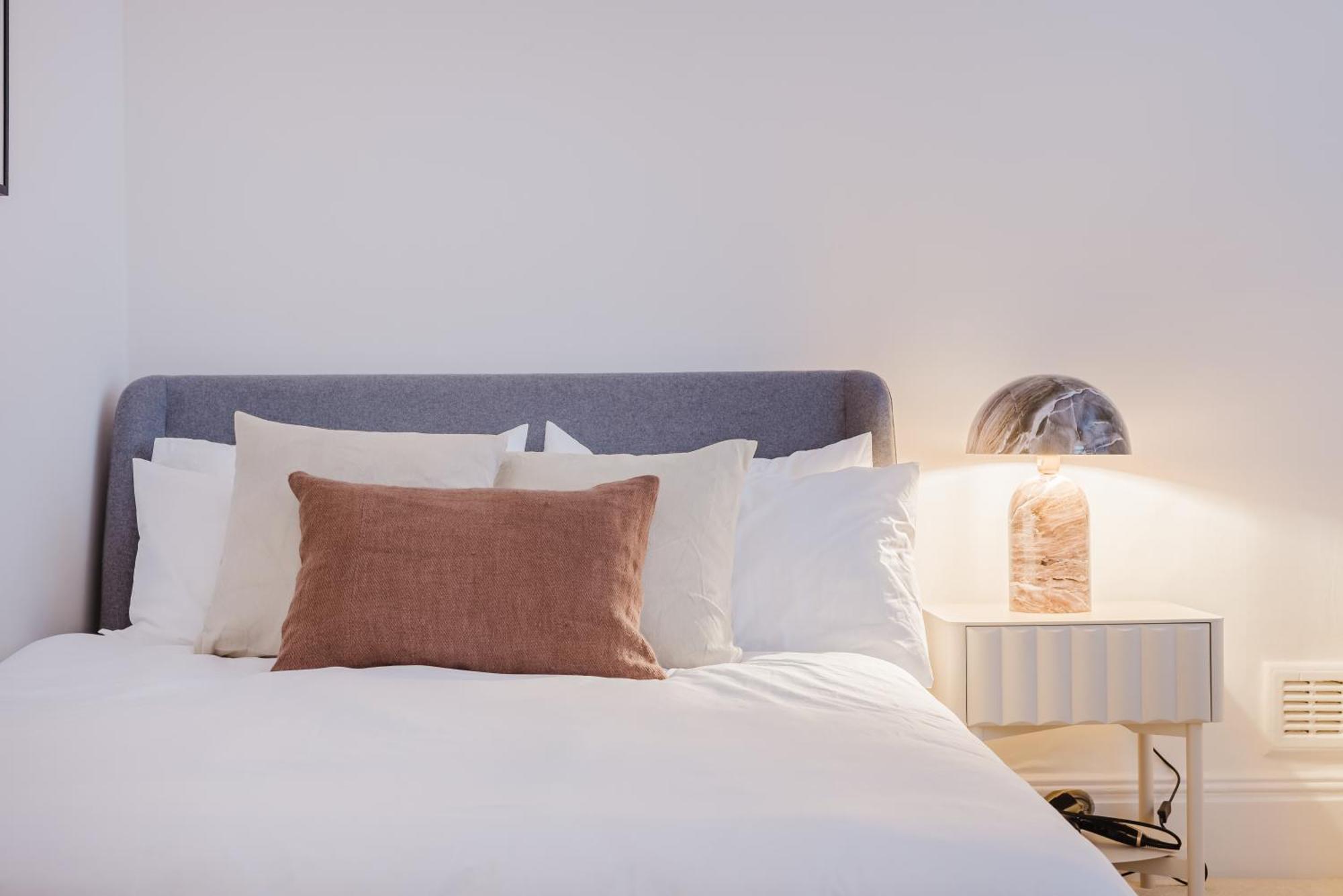 Cosy Charming In Apartment London