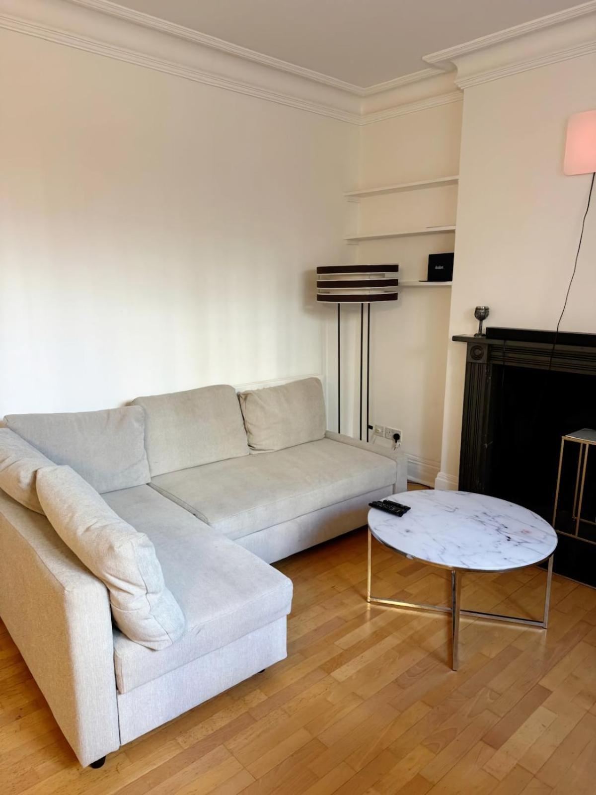 Apartment One Bedroom Flat With Private Terrace In Queen's Gate *