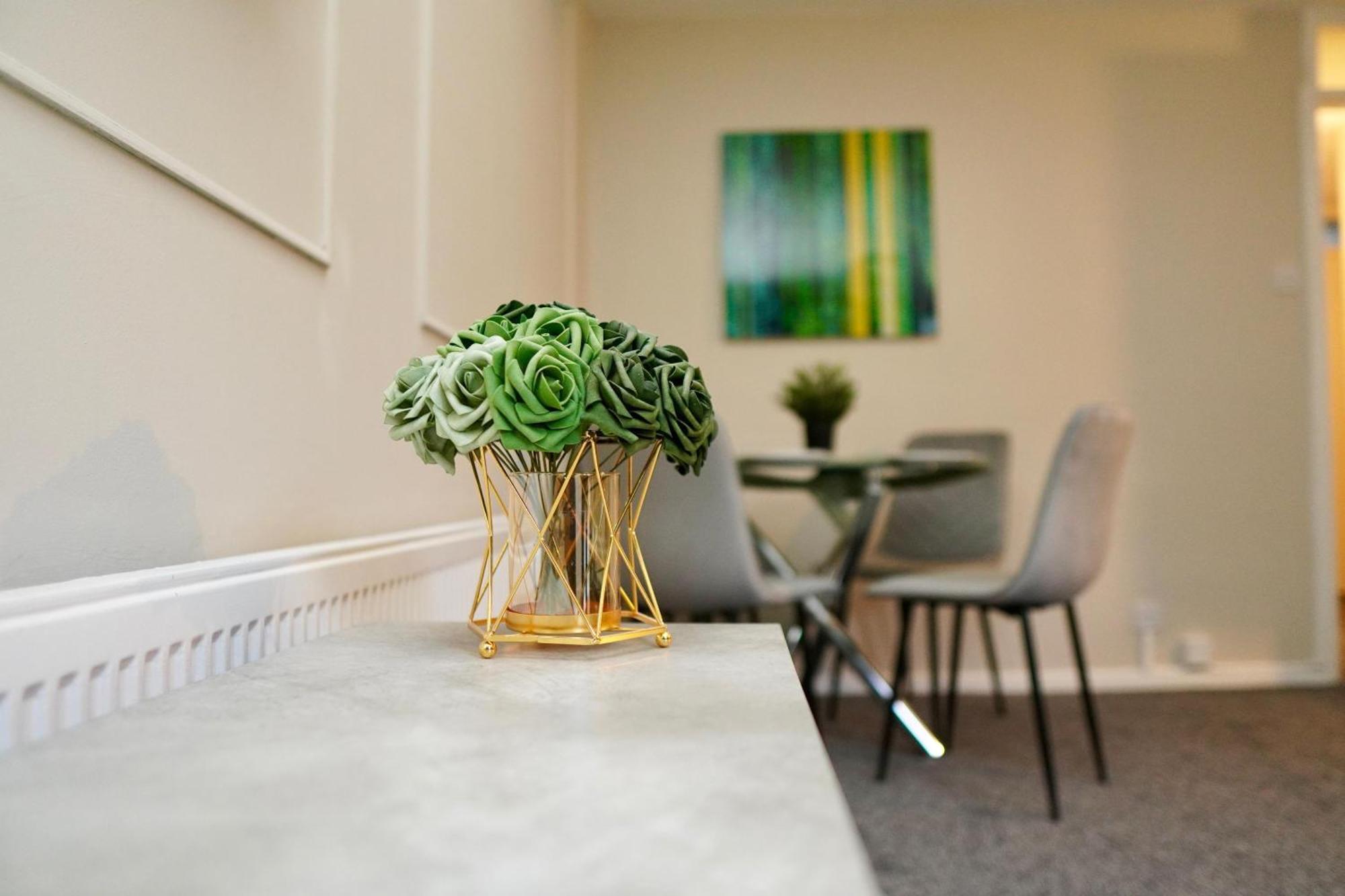 Apartment Spacious 1bd Flat Near London, Office, Smart Tv *