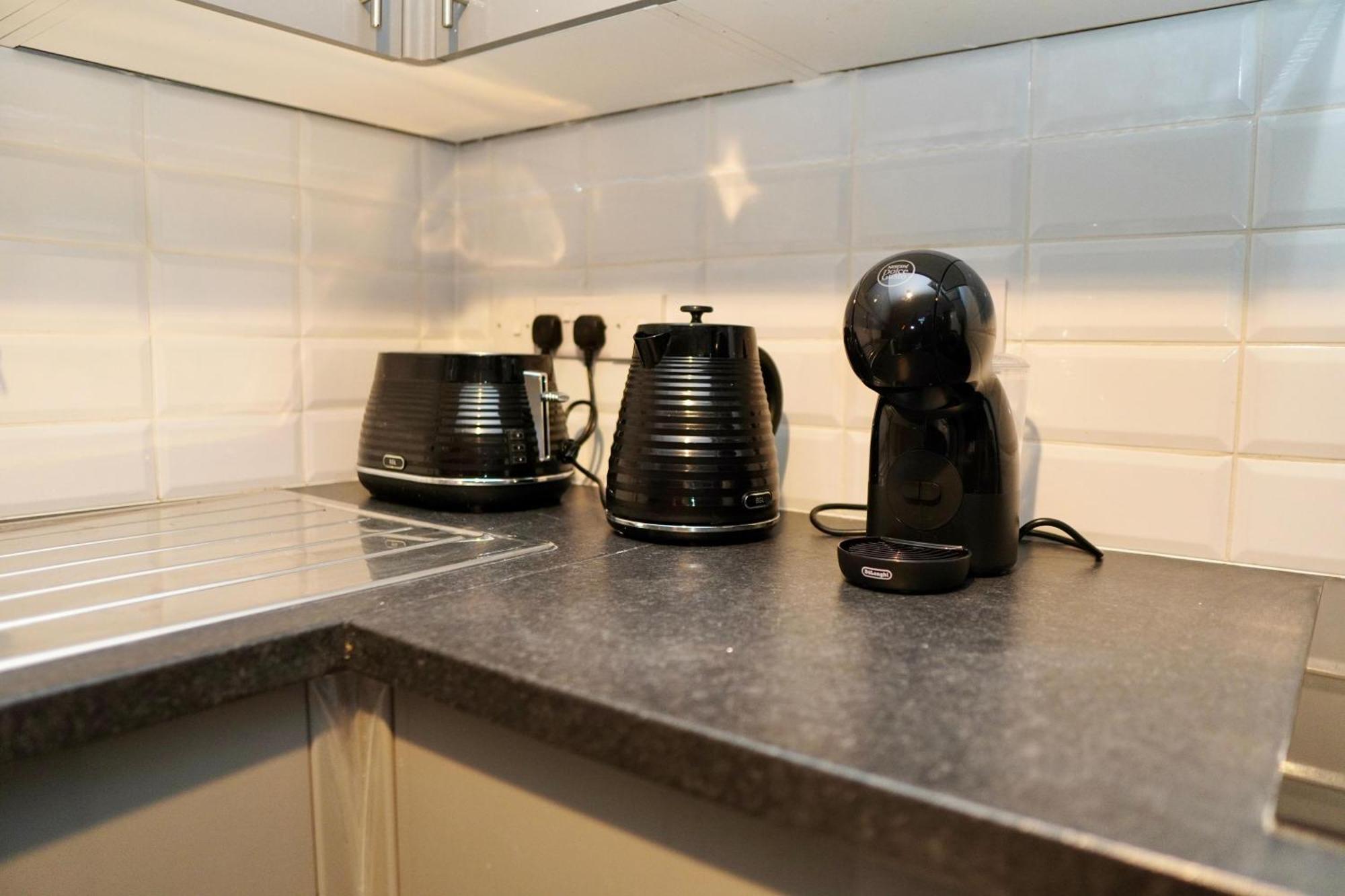 Apartment Spacious 1bd Flat Near London, Office, Smart Tv London