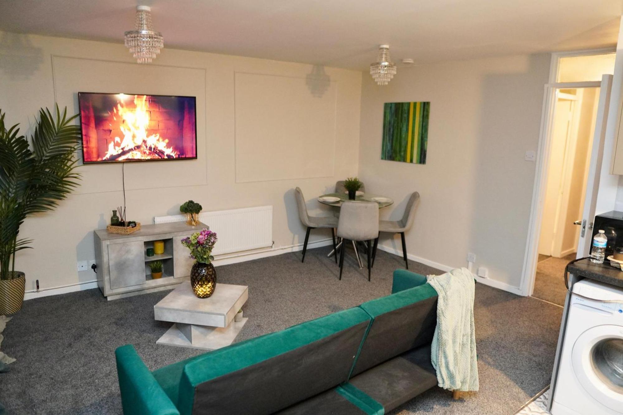 Spacious 1bd Flat Near London, Office, Smart Tv Apartment