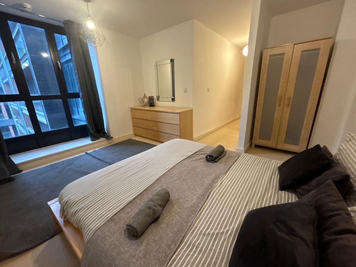 O2 & Excel Zone 2 Sleeps 6 Apartment *