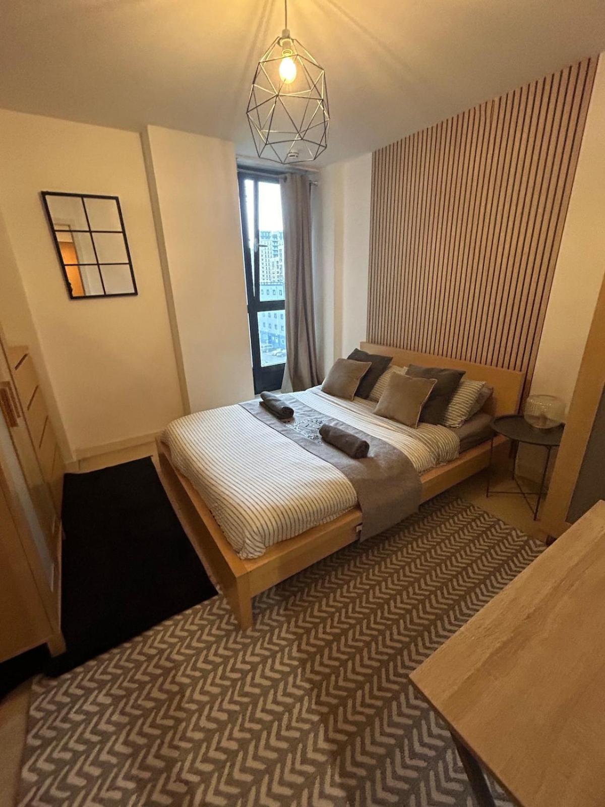 O2 & Excel Zone 2 Sleeps 6 * London