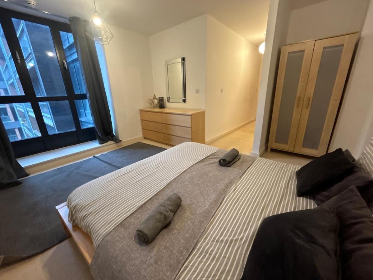 O2 & Excel Zone 2 Sleeps 6 Apartment *