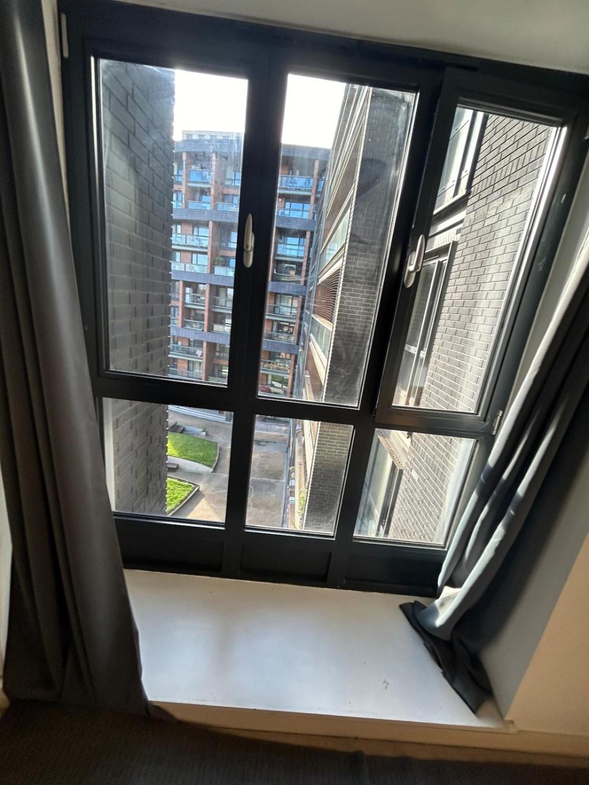Apartment O2 & Excel Zone 2 Sleeps 6 London