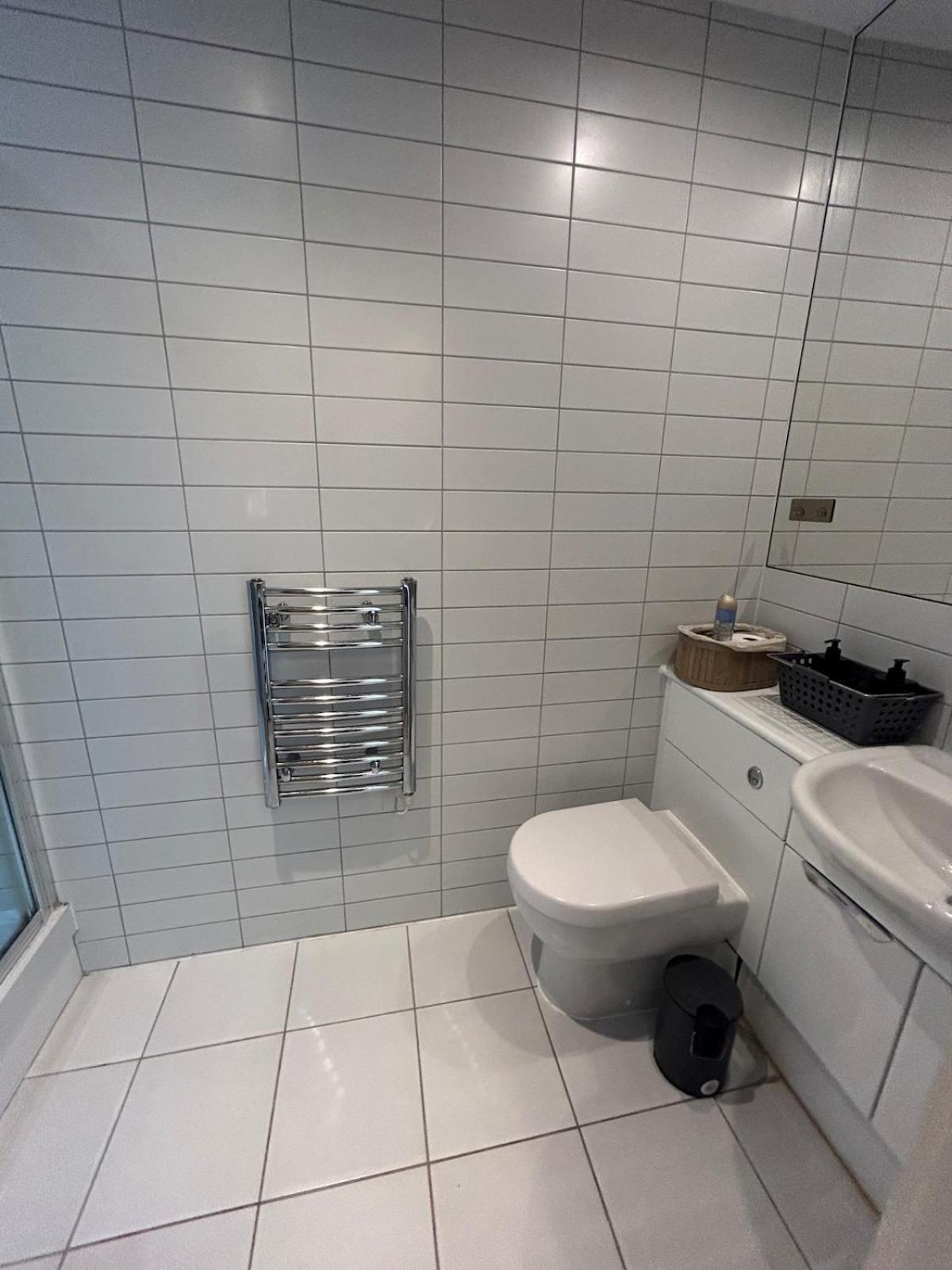 O2 & Excel Zone 2 Sleeps 6 Apartment *