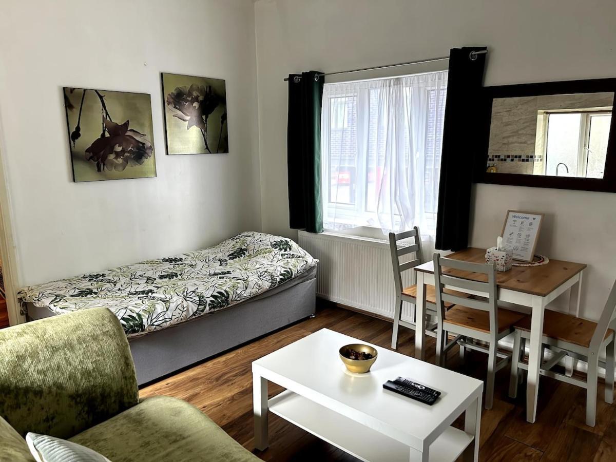 Apartment Bright 1 Bedroom In *