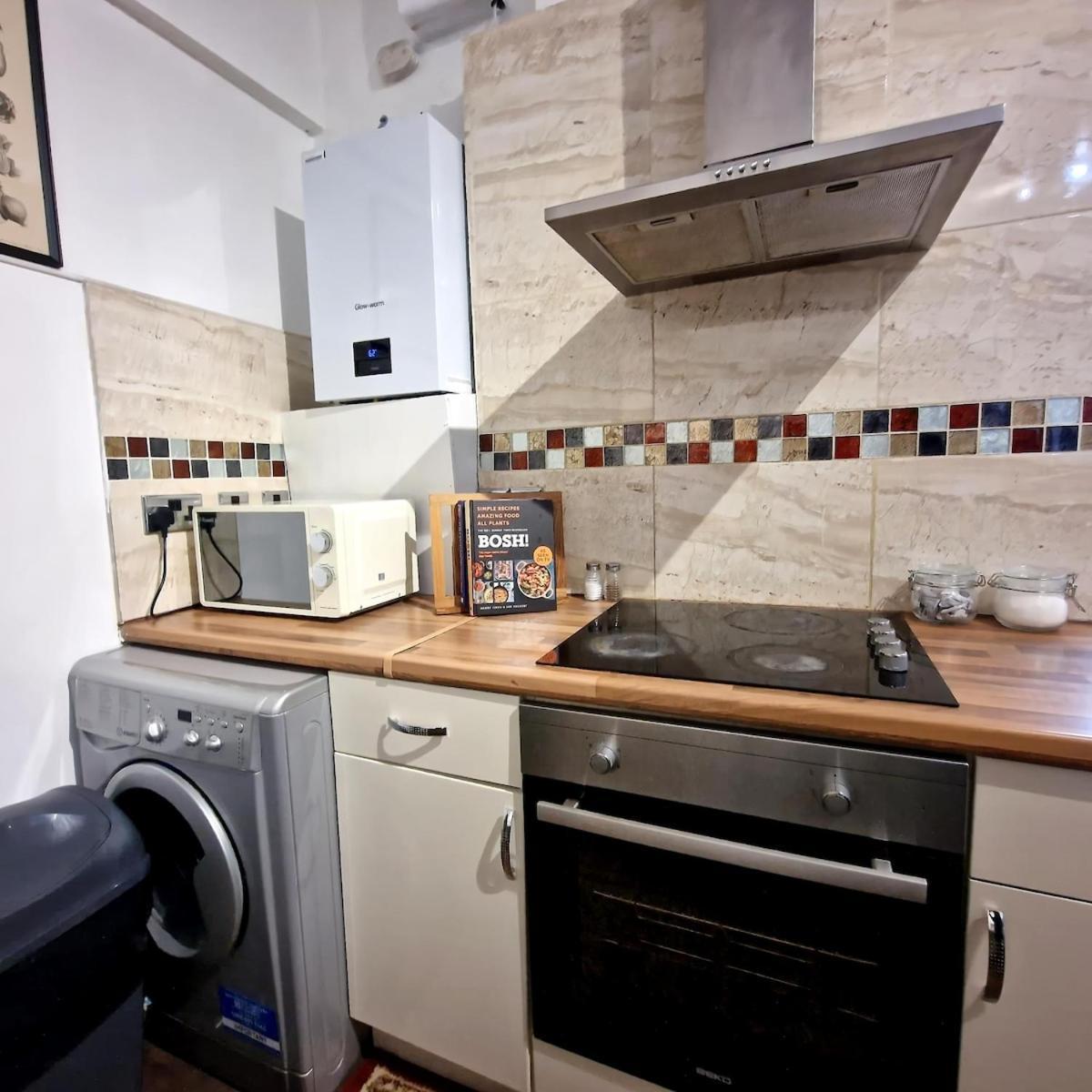 Apartment Bright 1 Bedroom In *
