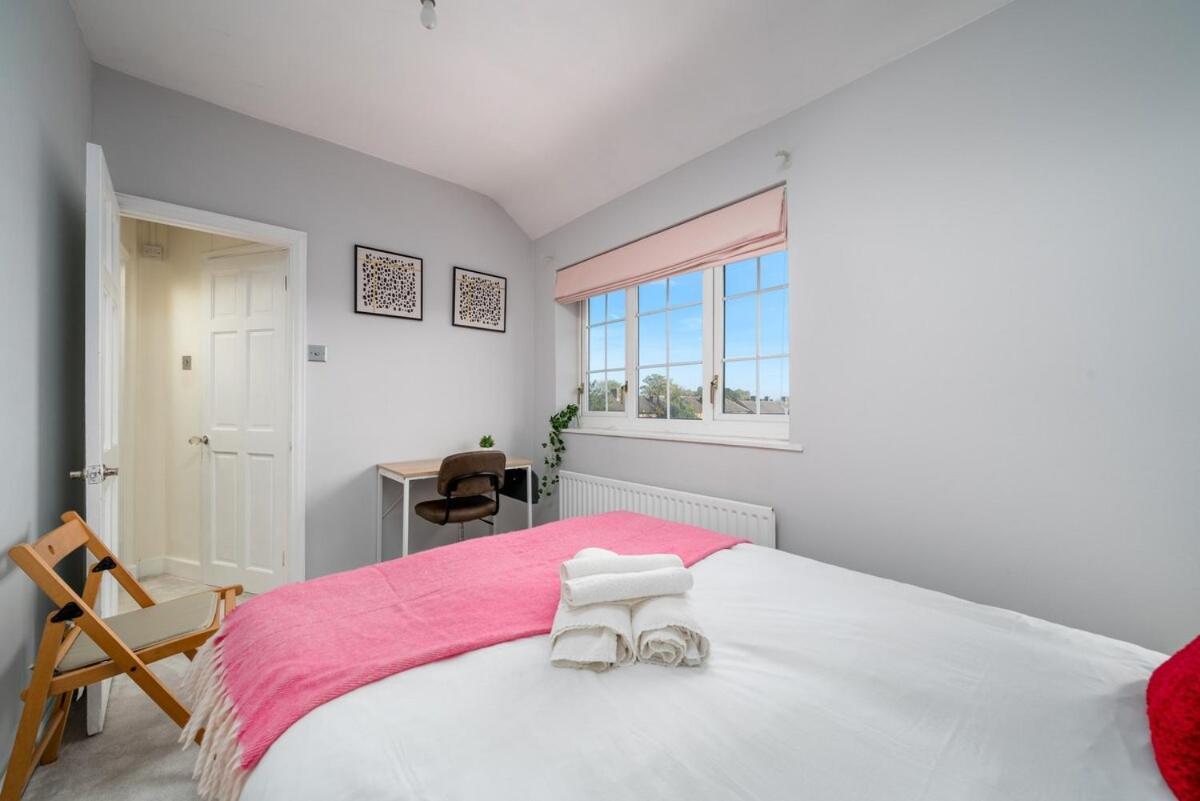 Lavish Lux 3bed 2bath Garden Sunroom Parking London