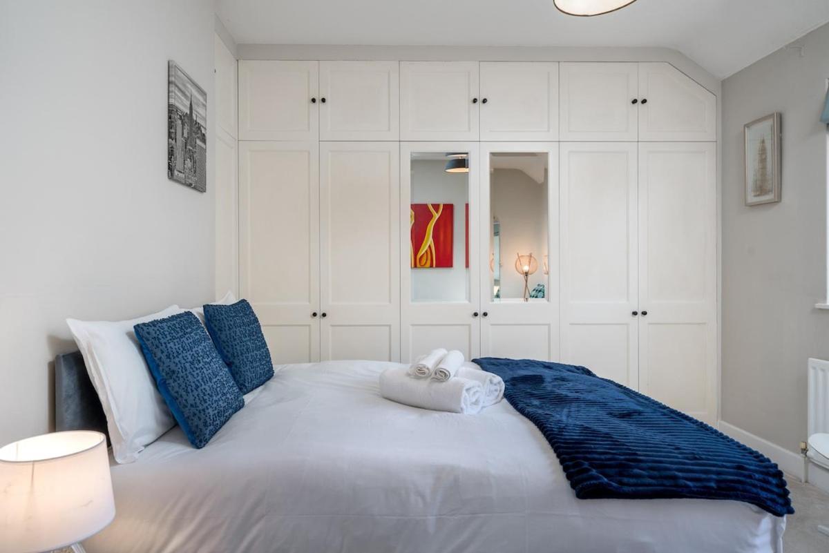 Lavish Lux 3bed 2bath Garden Sunroom Parking London
