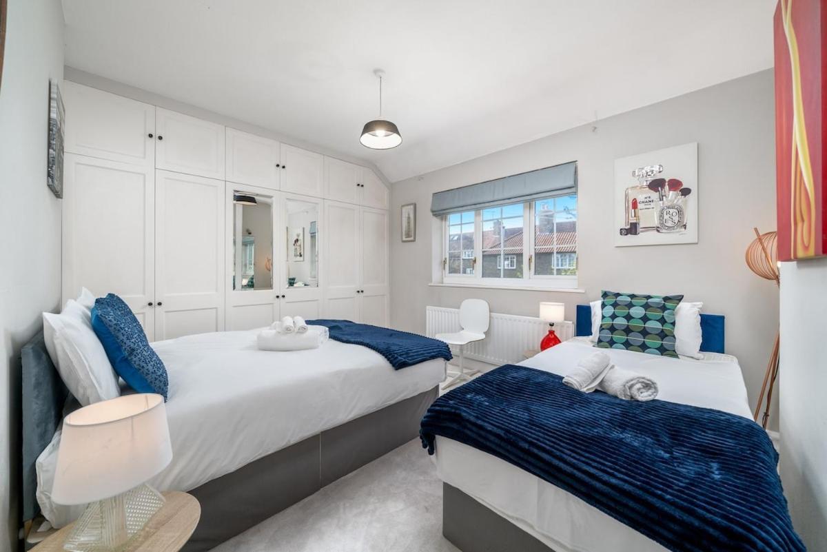 Lavish Lux 3bed 2bath Garden Sunroom Parking London