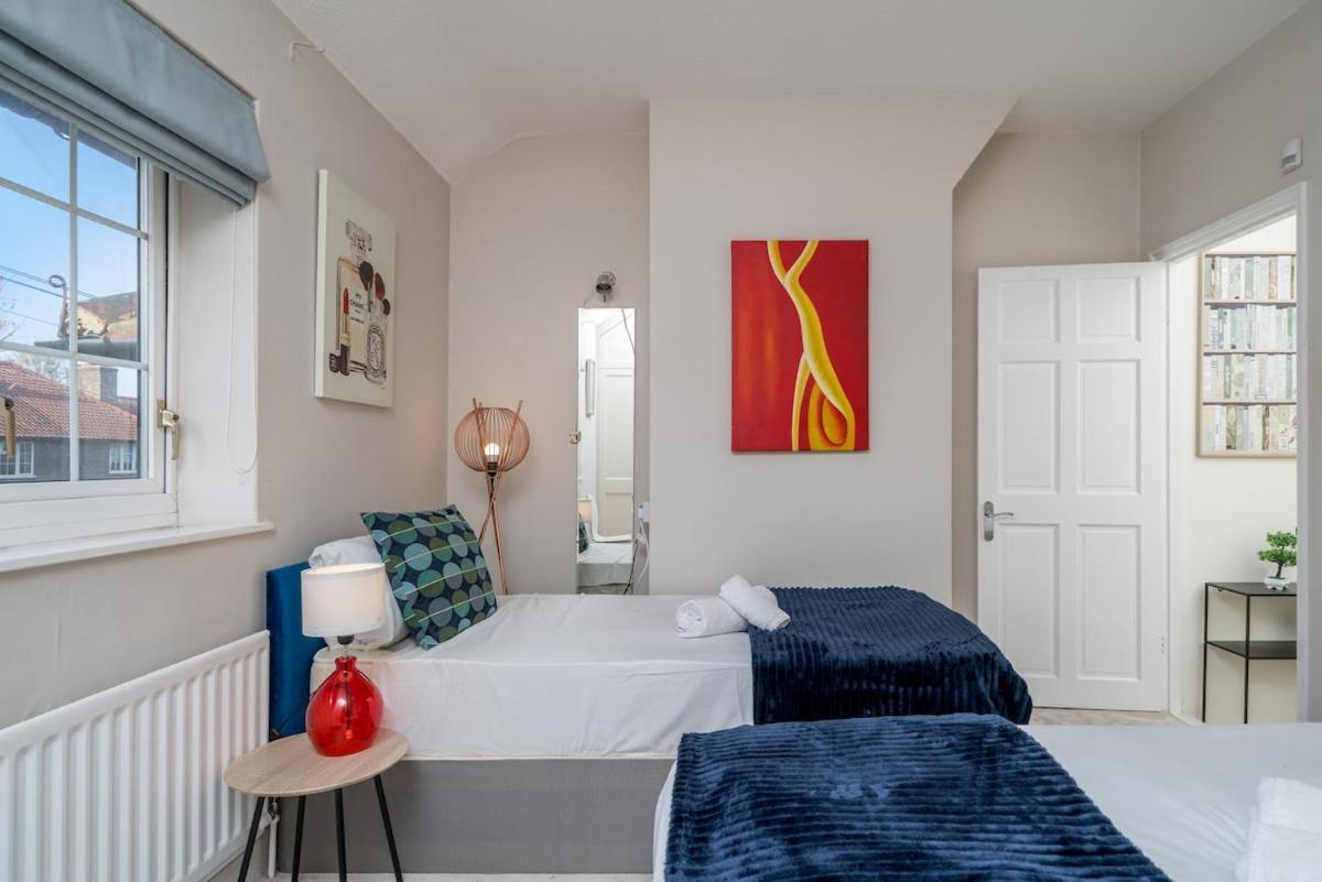 Lavish Lux 3bed 2bath Garden Sunroom Parking * London