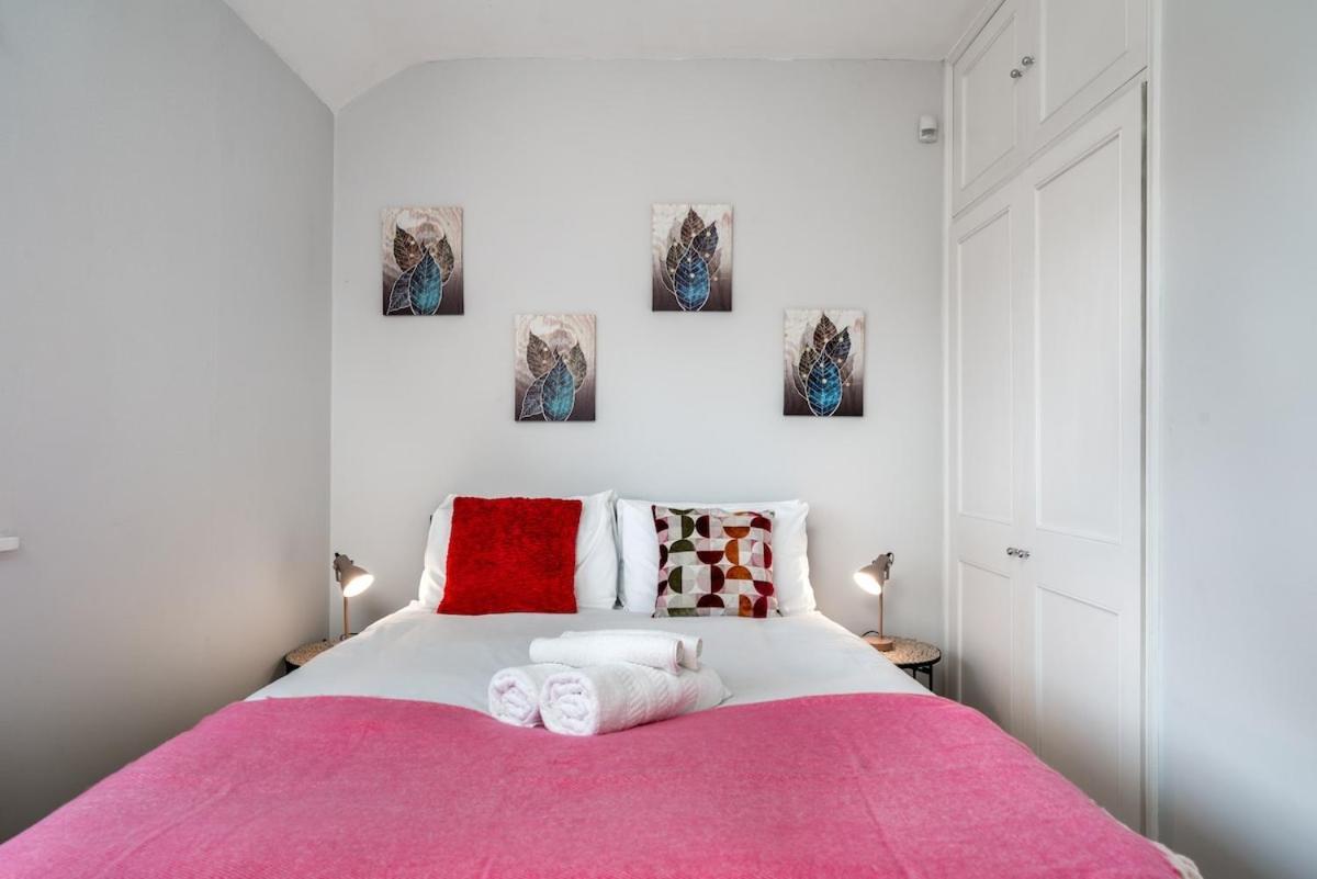 Villa Lavish Lux 3bed 2bath Garden Sunroom Parking